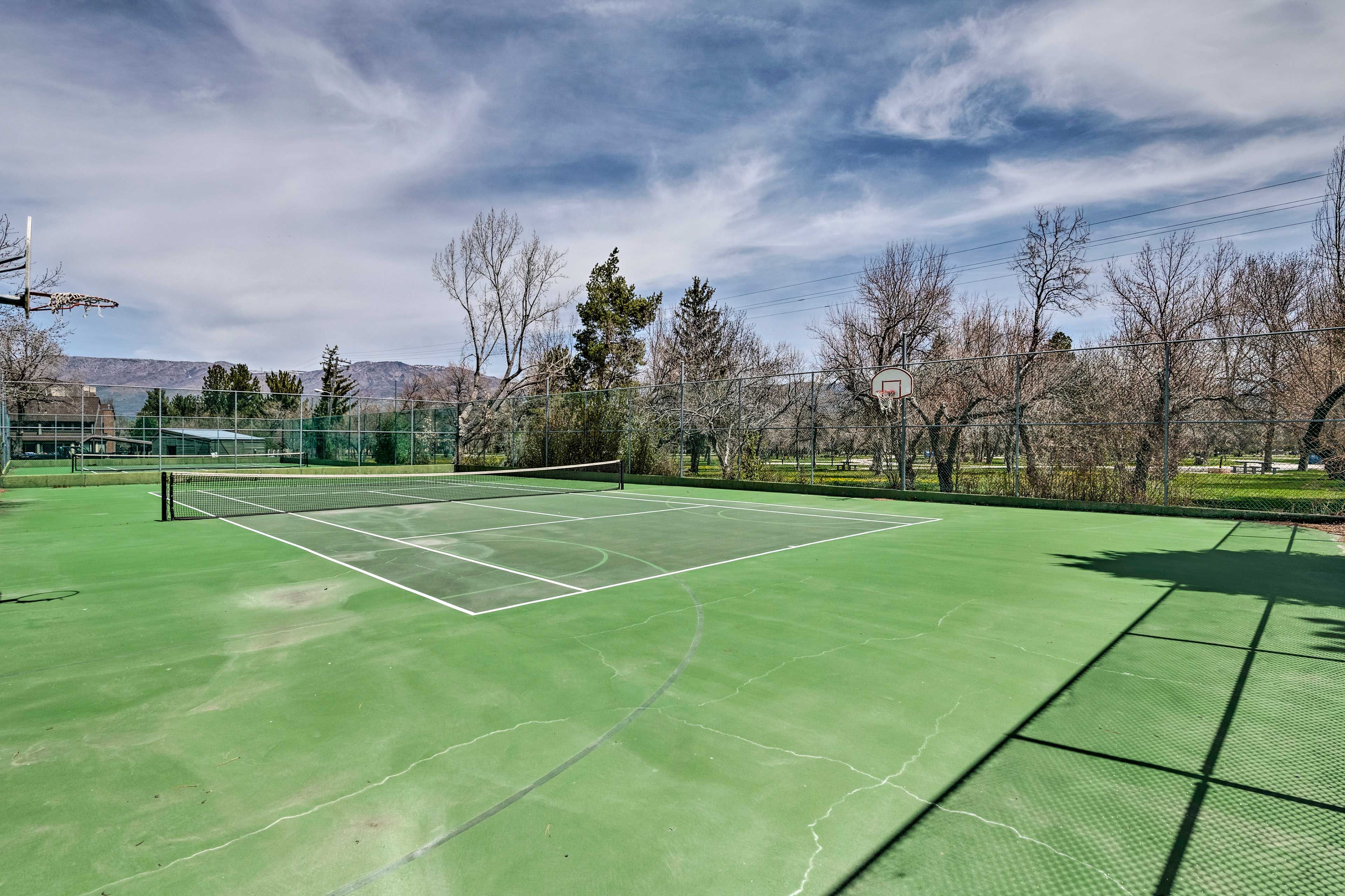 Community Tennis/Basketball Courts