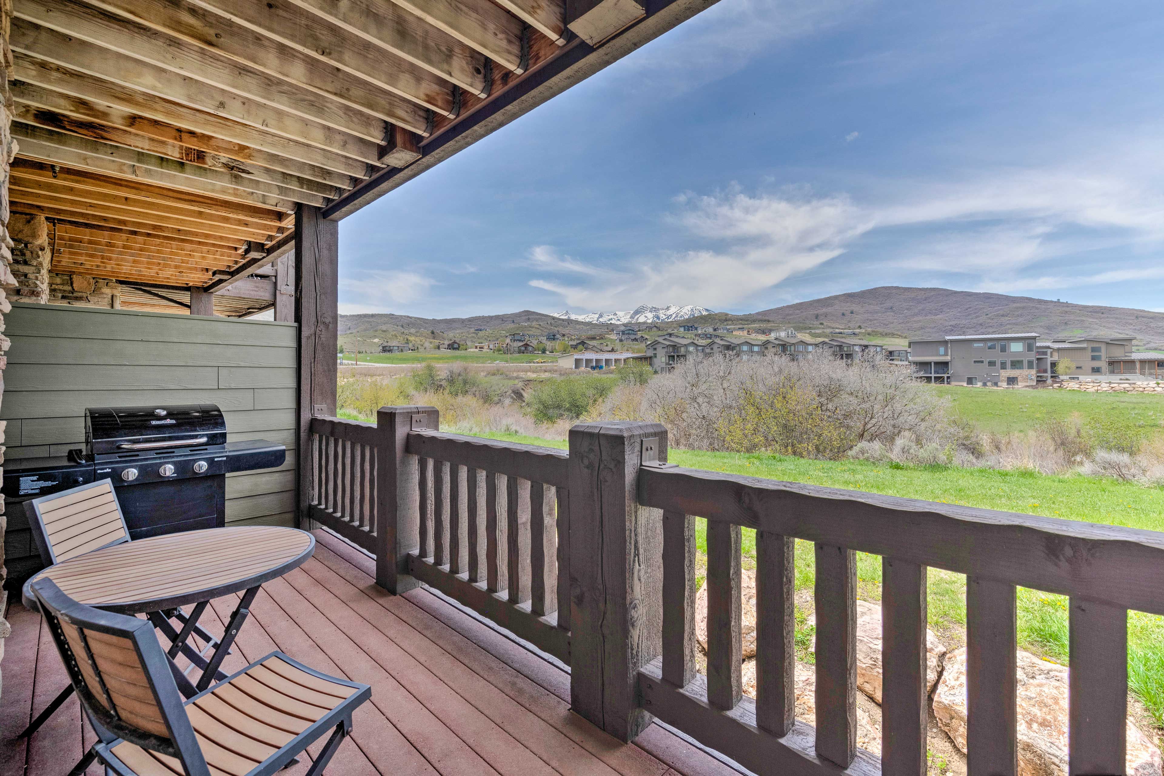 Lower Deck | Mountain View