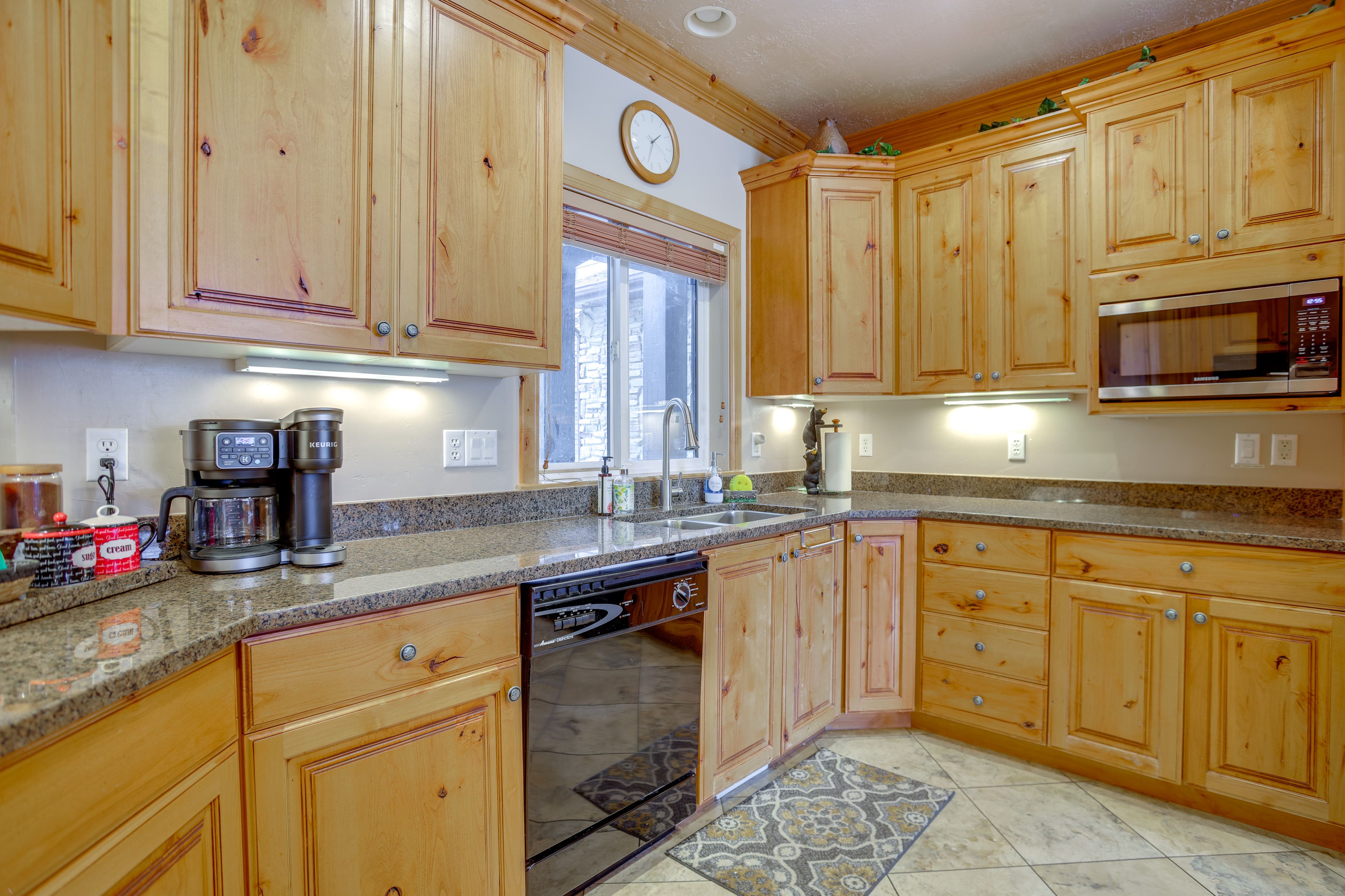 Kitchen | Dishwasher | Microwave