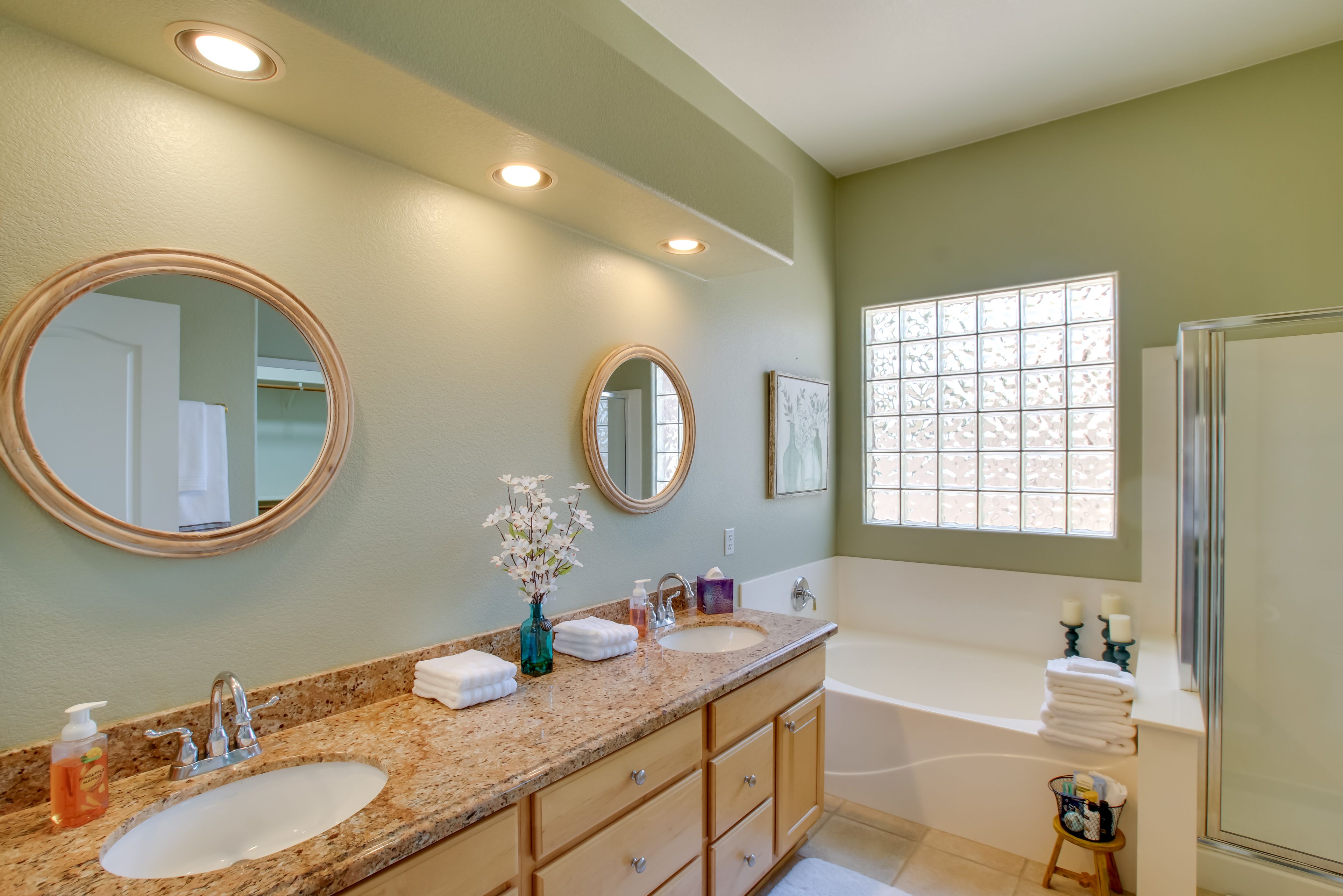 En-Suite Bathroom | Complimentary Toiletries | Hair Dryer | Towels Provided