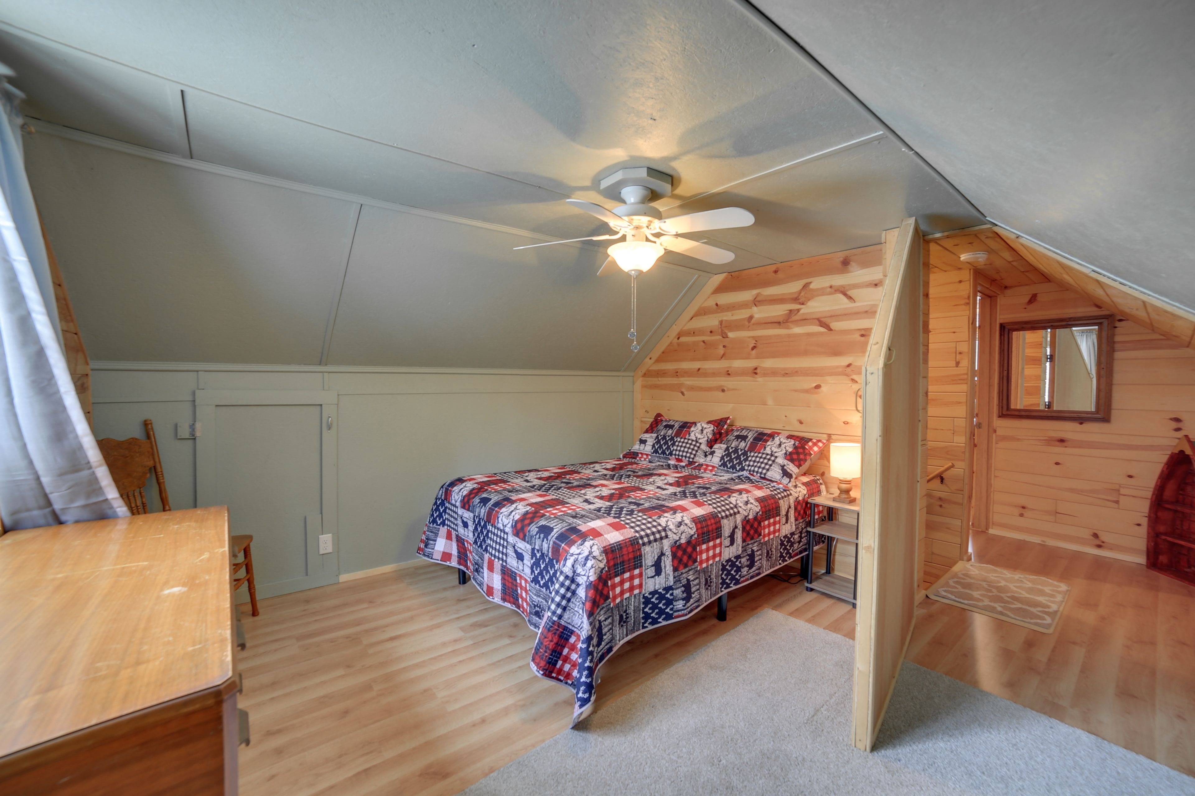 Bedroom 1 | Queen Bed | 2nd Floor