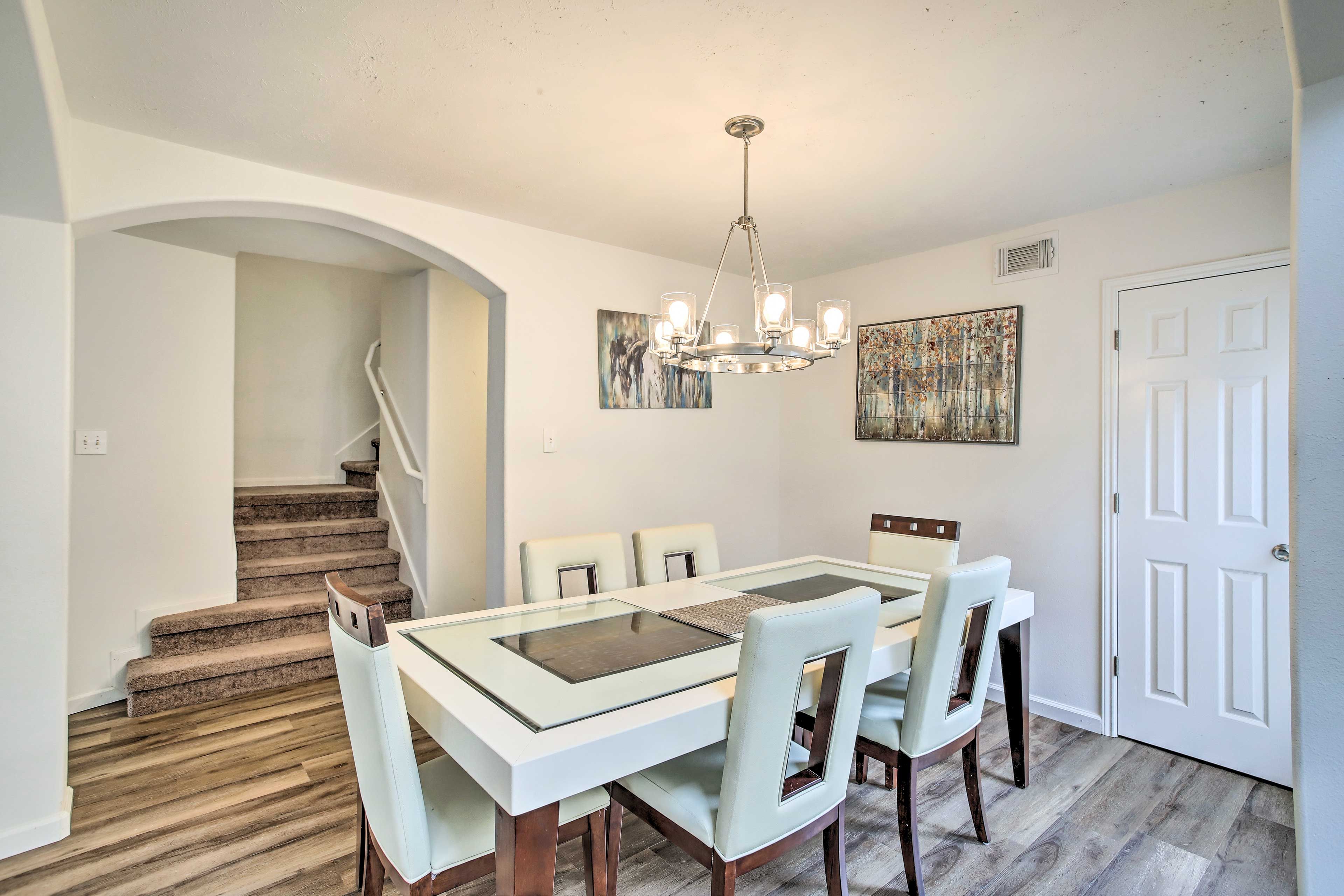 Dining Room | 1st Floor | Dishware/Flatware Provided