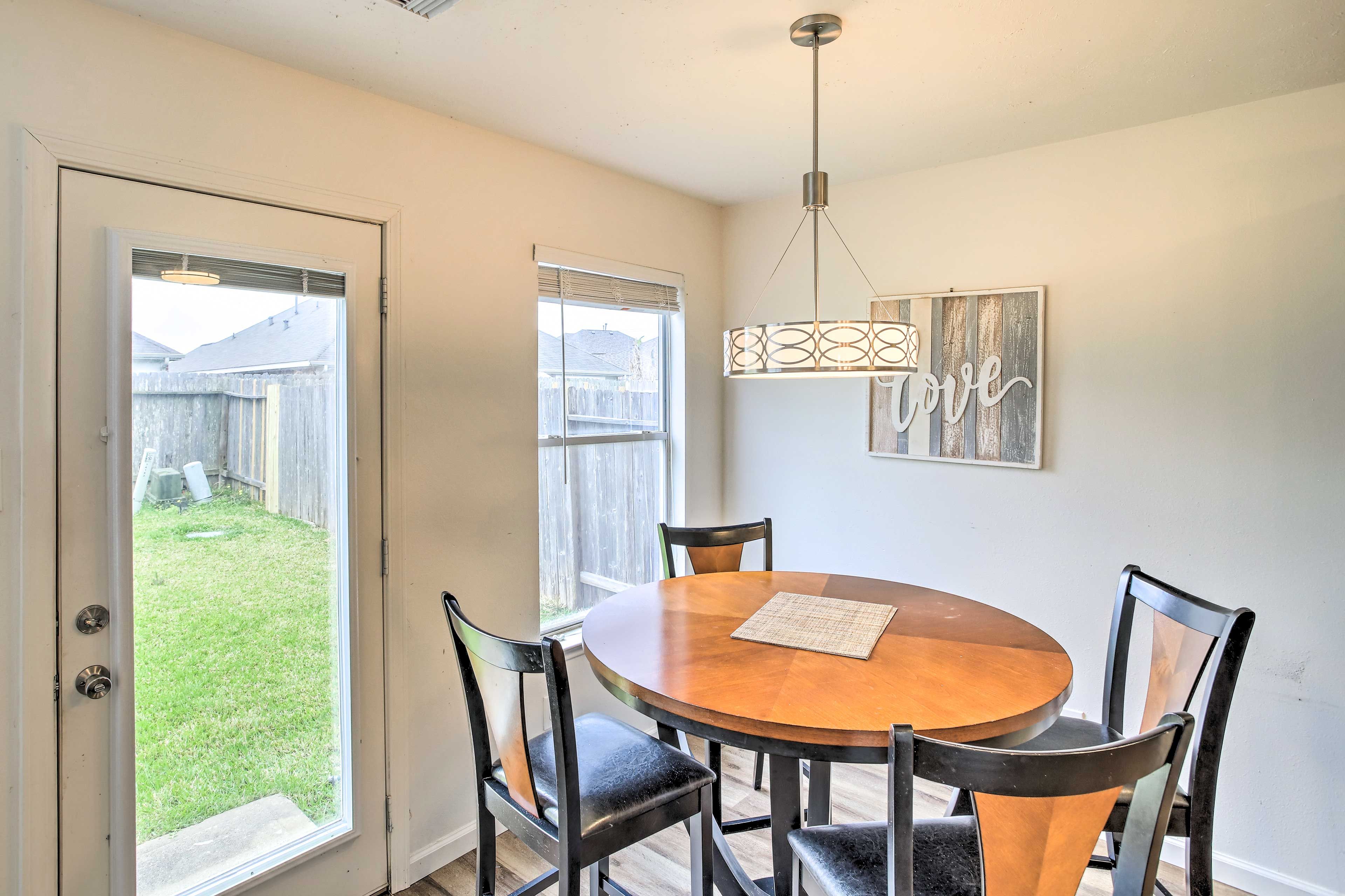 Dining Area | Keyless Entry