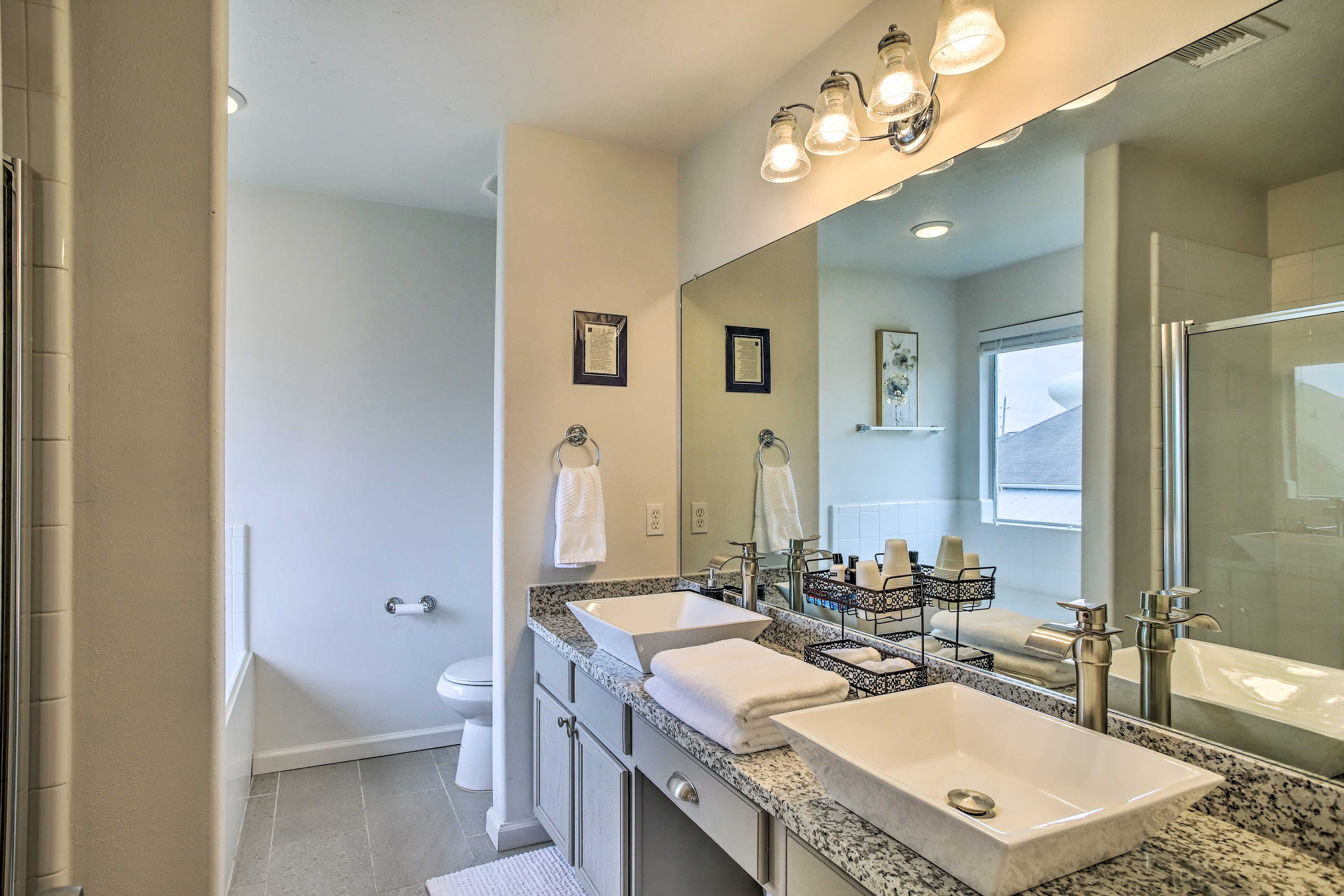 En-Suite Bathroom | Complimentary Toiletries