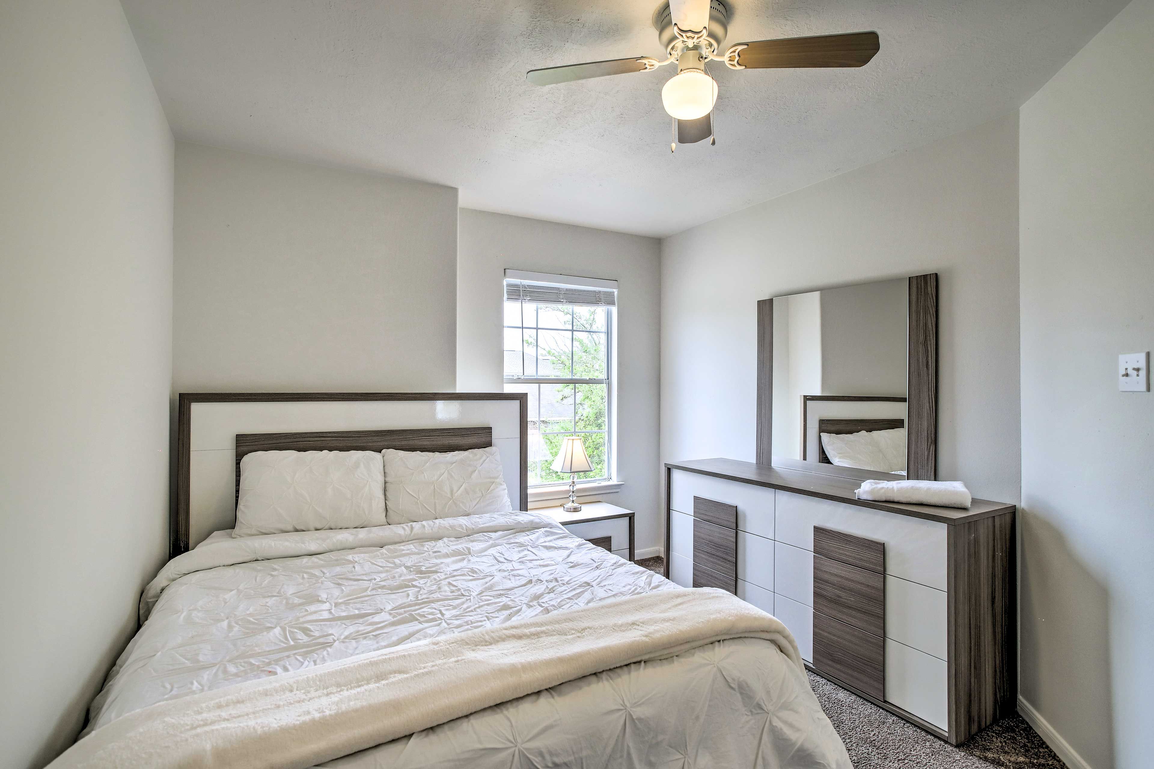 Bedroom 2 | 2nd Floor | Queen Bed