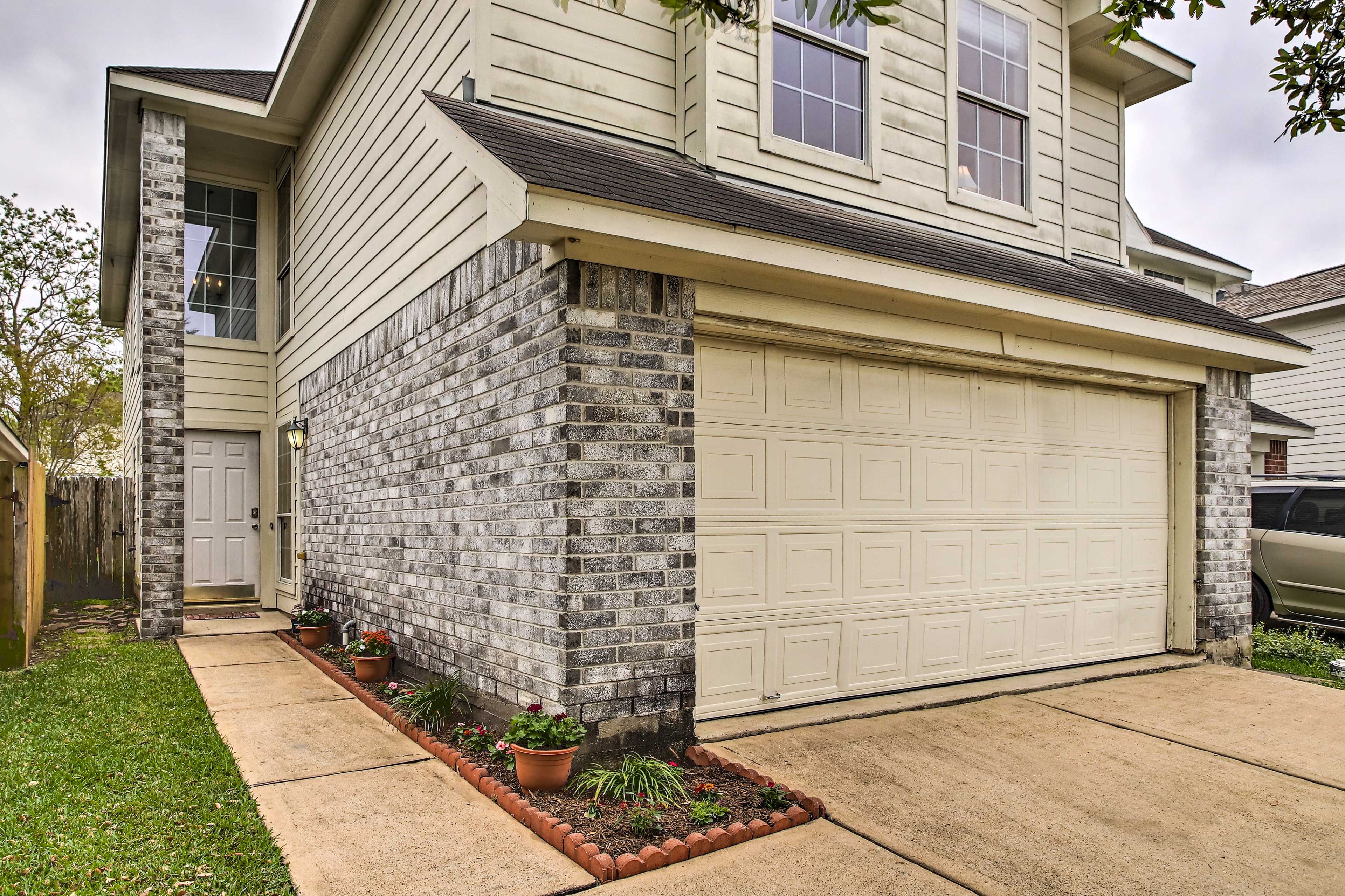 Parking | Driveway (2 Vehicles)