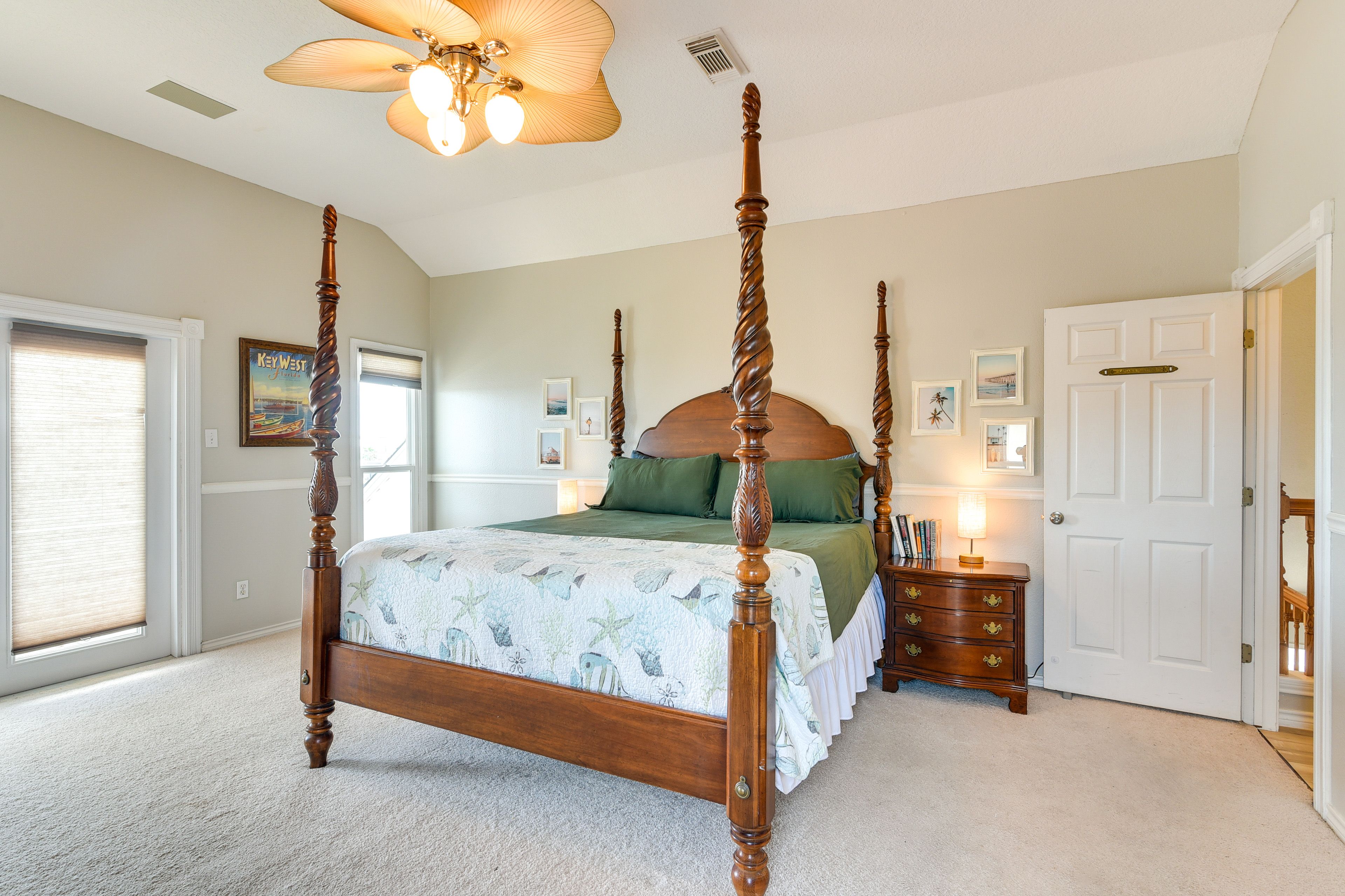 Bedroom 1 | King Bed | Smart TV | Linens Provided