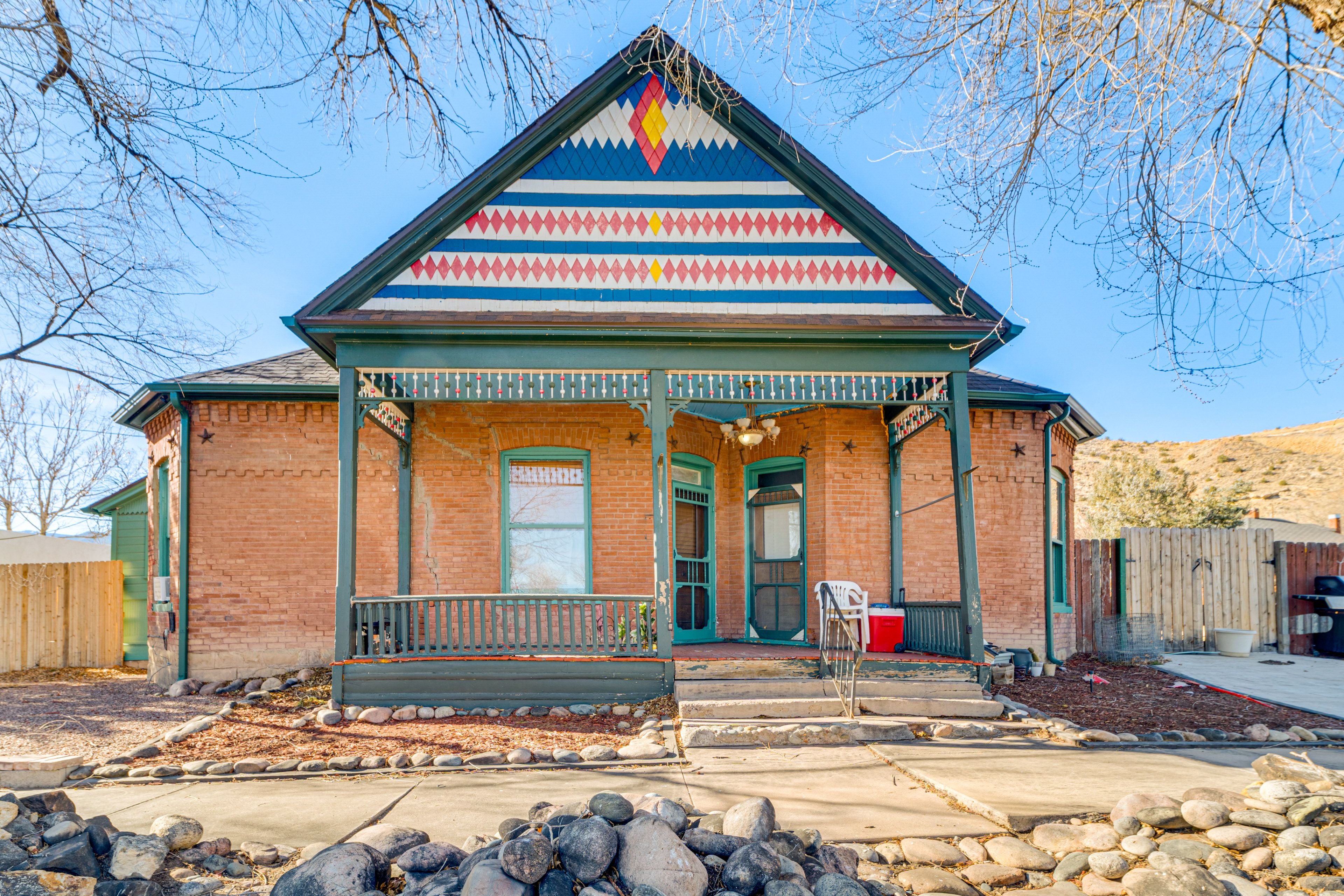 Exterior | Duplex Unit | Gas Grill | Charcoal Grill