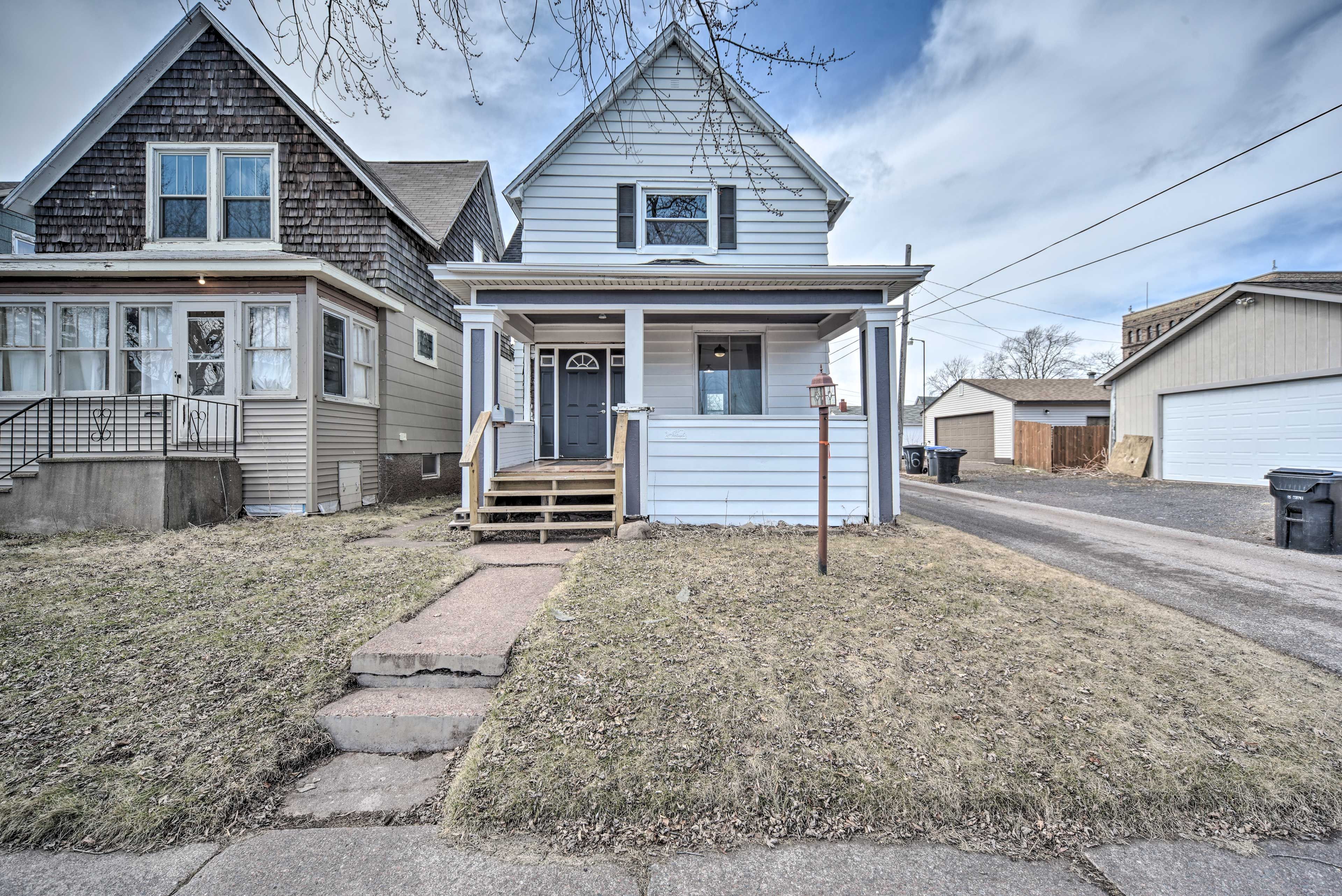 Exterior | 2-Story House