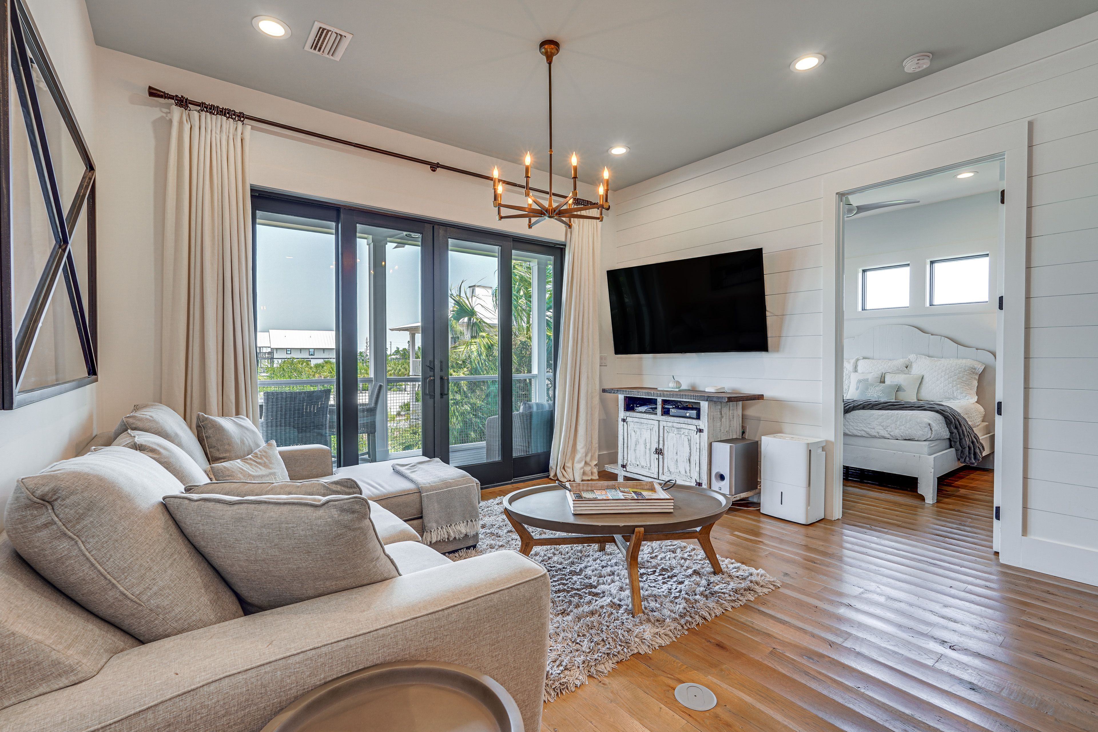 Living Room | Free WiFi | Sleeper Sofa