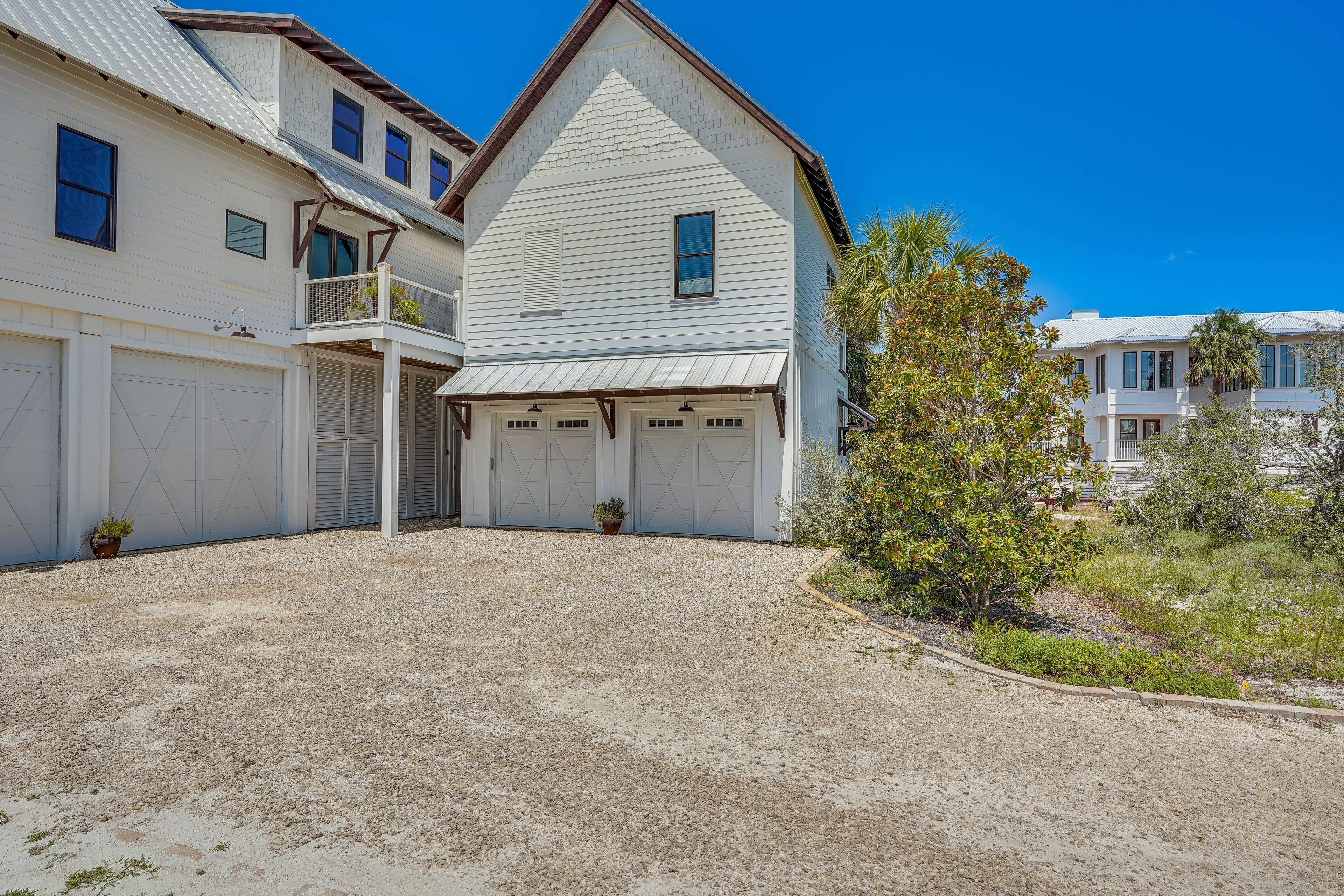Driveway Parking (1 Vehicle) | Carriage House