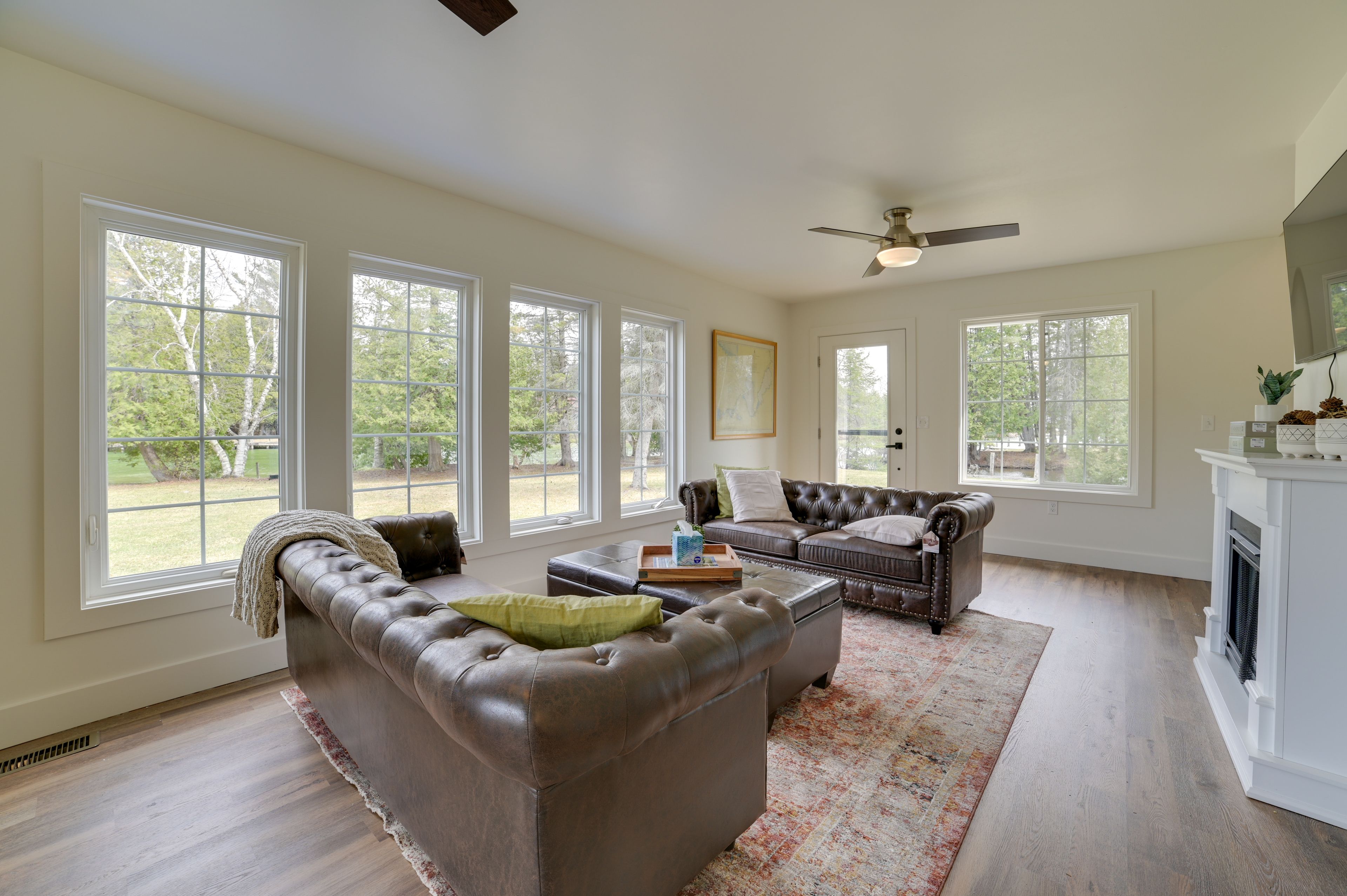 Living Room | Free WiFi | Smart TV