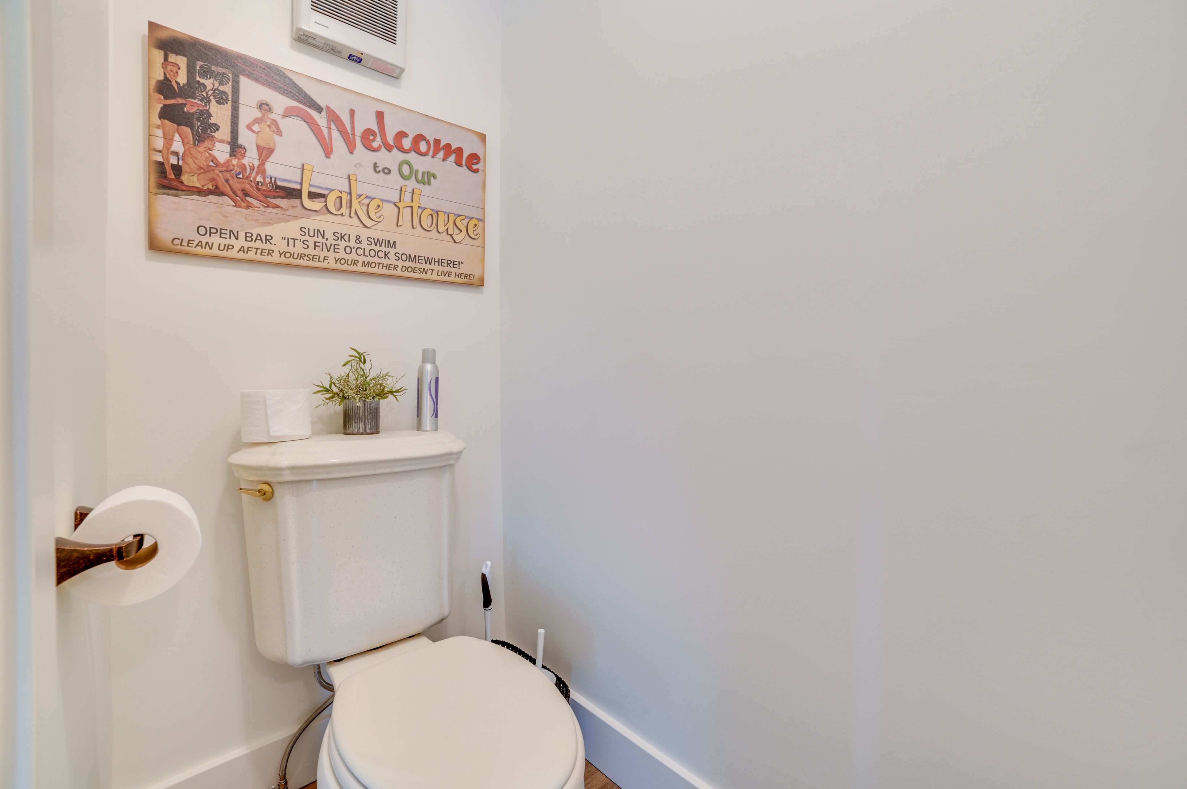 Half Bathroom | 1st Floor