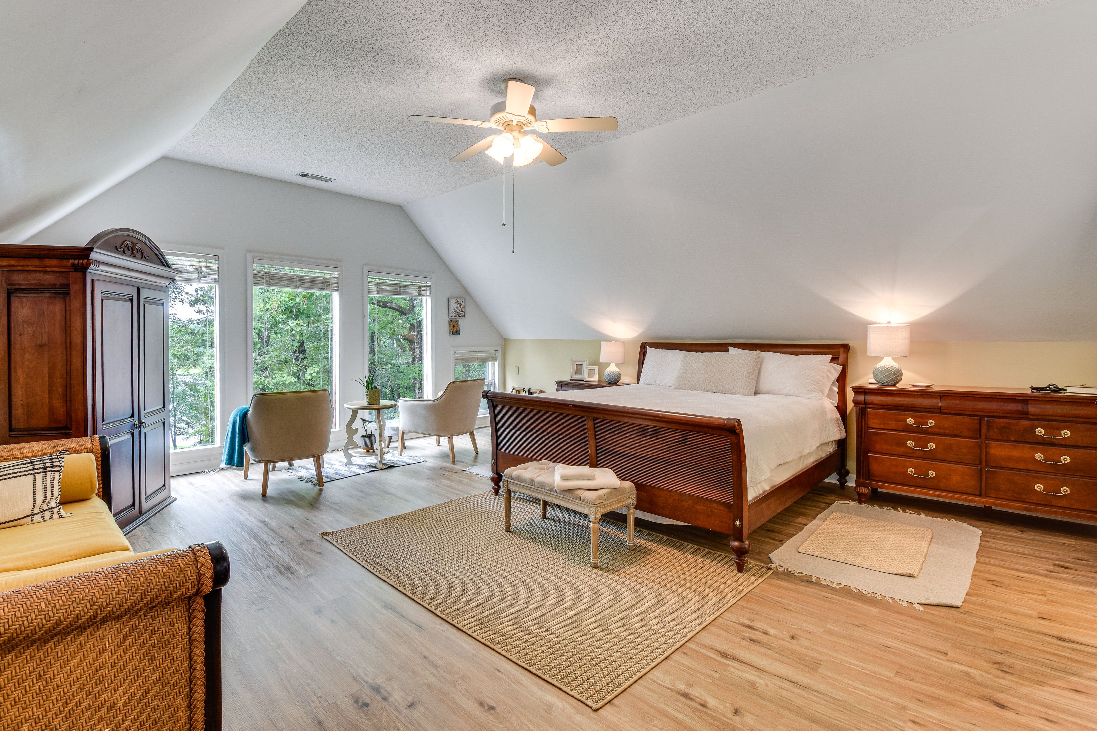 Bedroom Suite 1 | King Bed | Twin Daybed | 2nd Floor