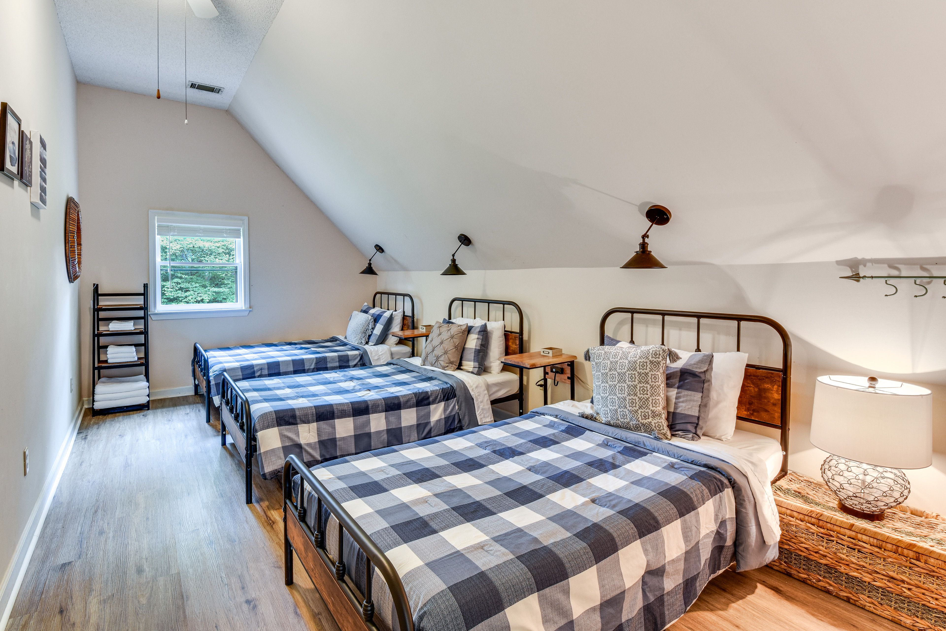 Bedroom 3 | 3 Twin Beds | 2nd Floor