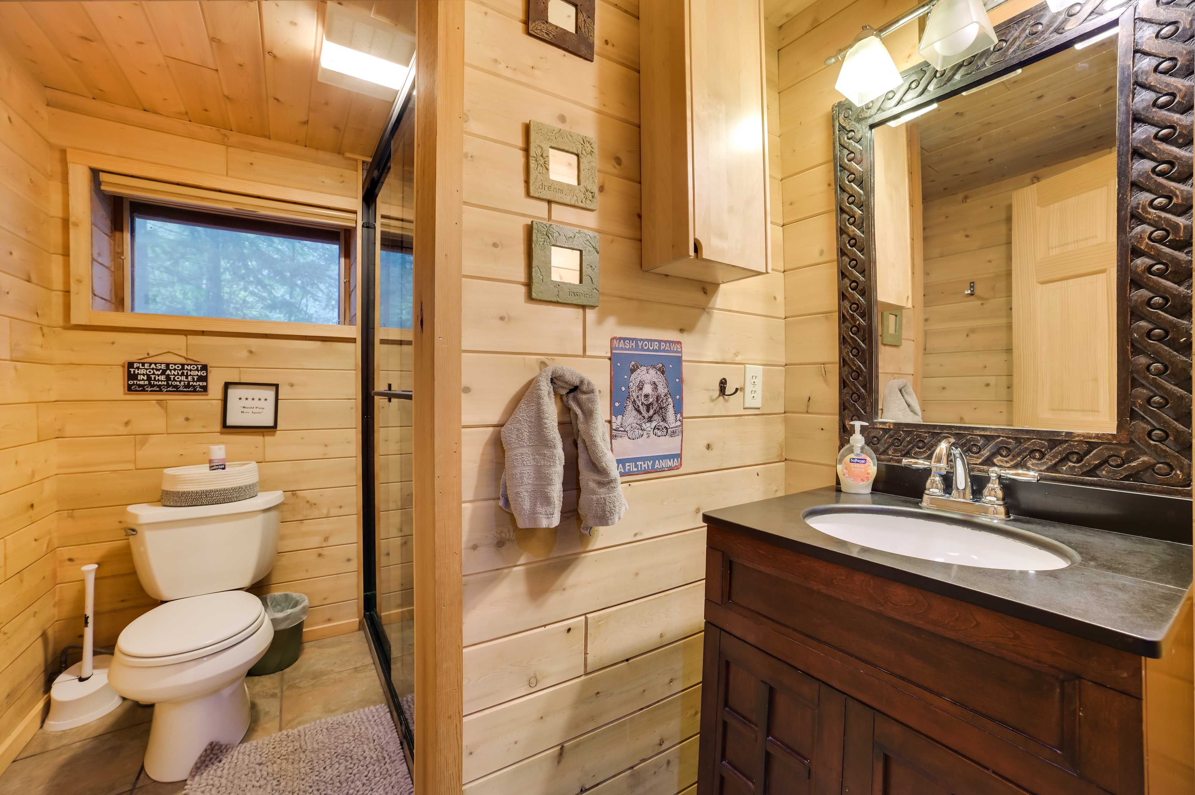 Full Bathroom | Complimentary Toiletries | Hair Dryer