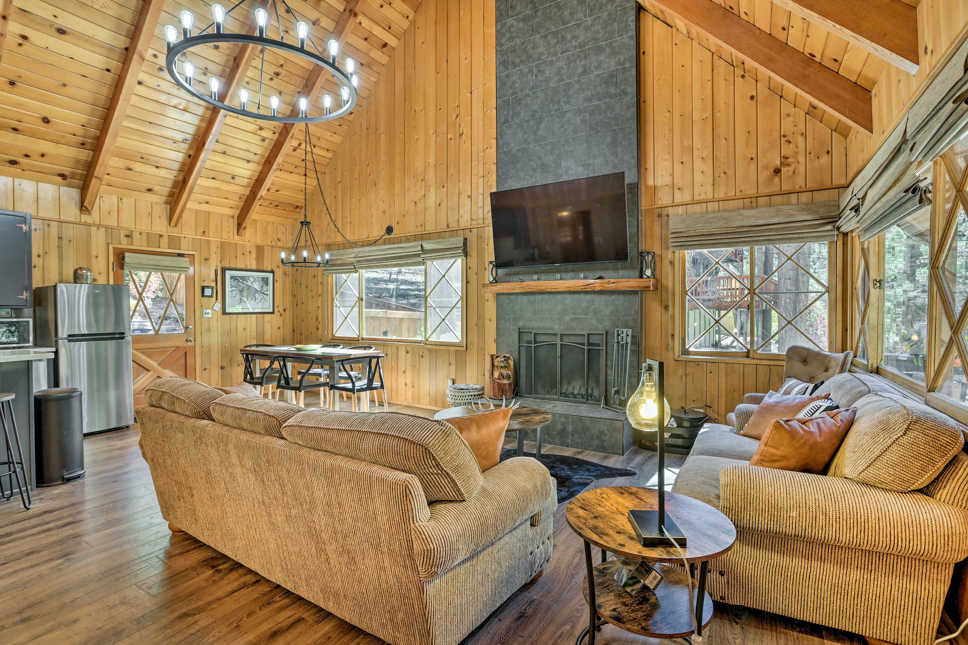 Big Bear Lake Vacation Rental | 3BR | 1BA | 1,156 Sq Ft | Stairs Required