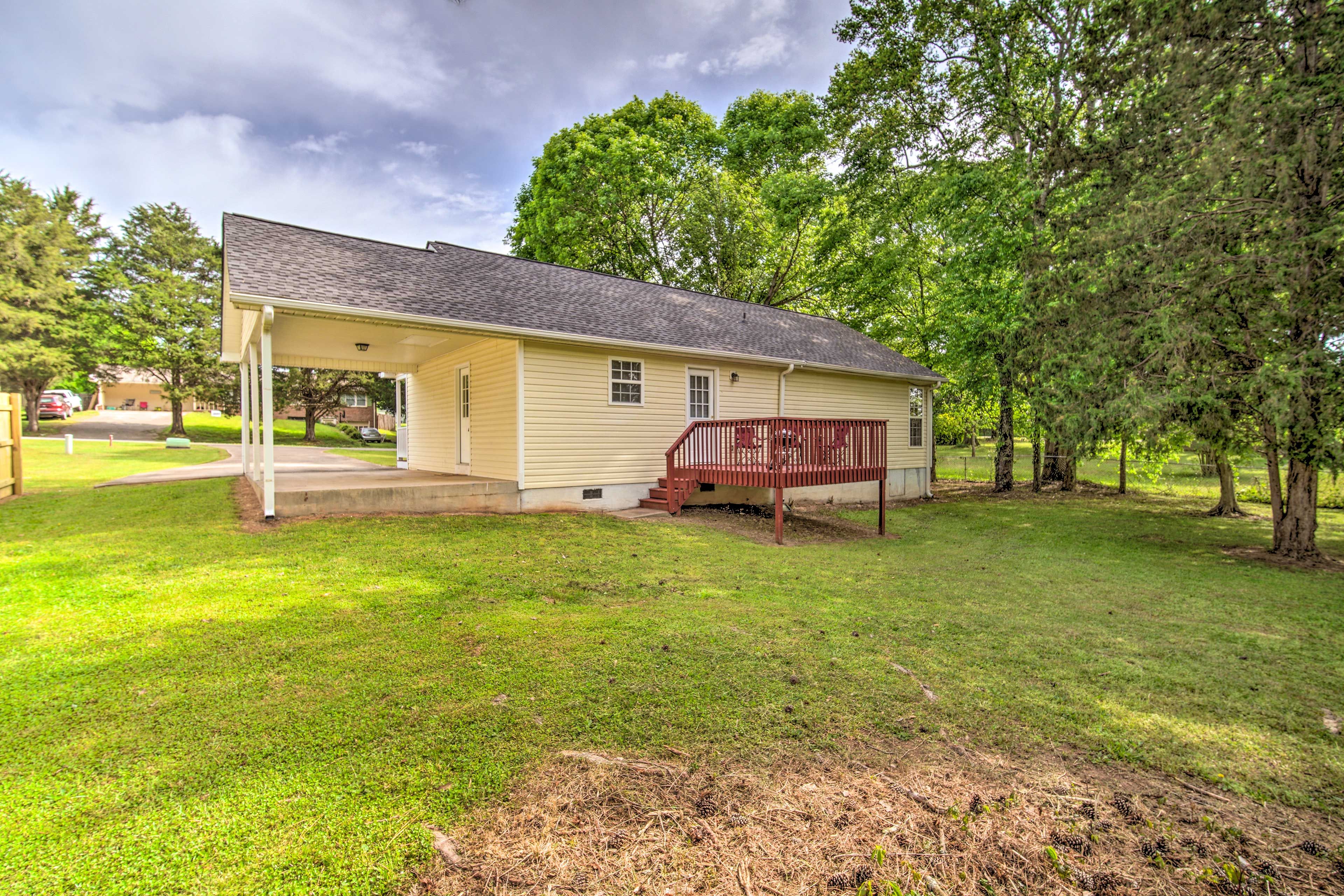 Private Backyard | Deck