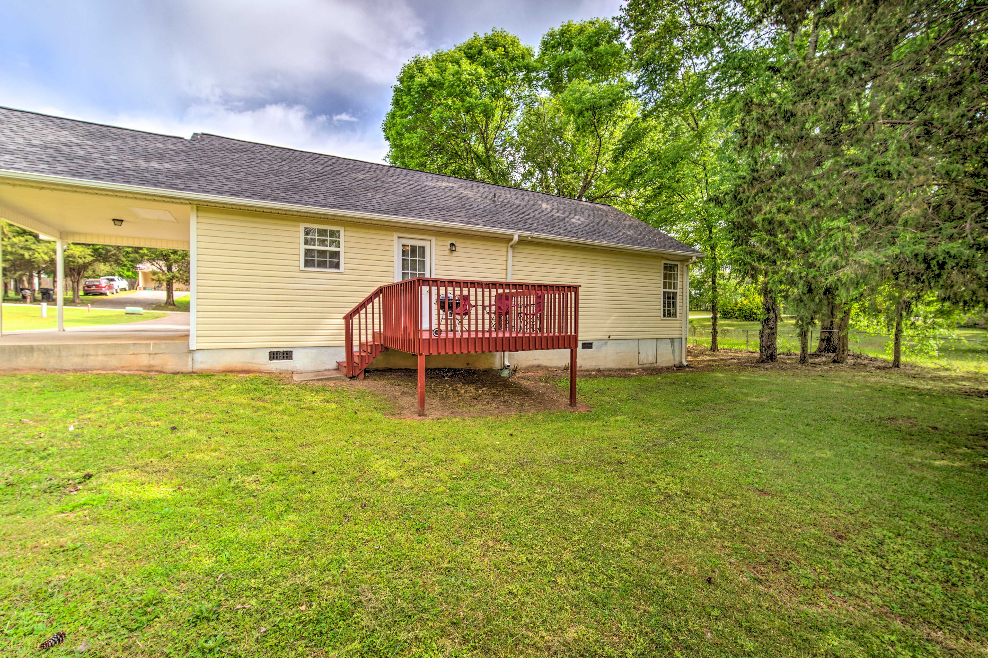 Private Backyard | Deck