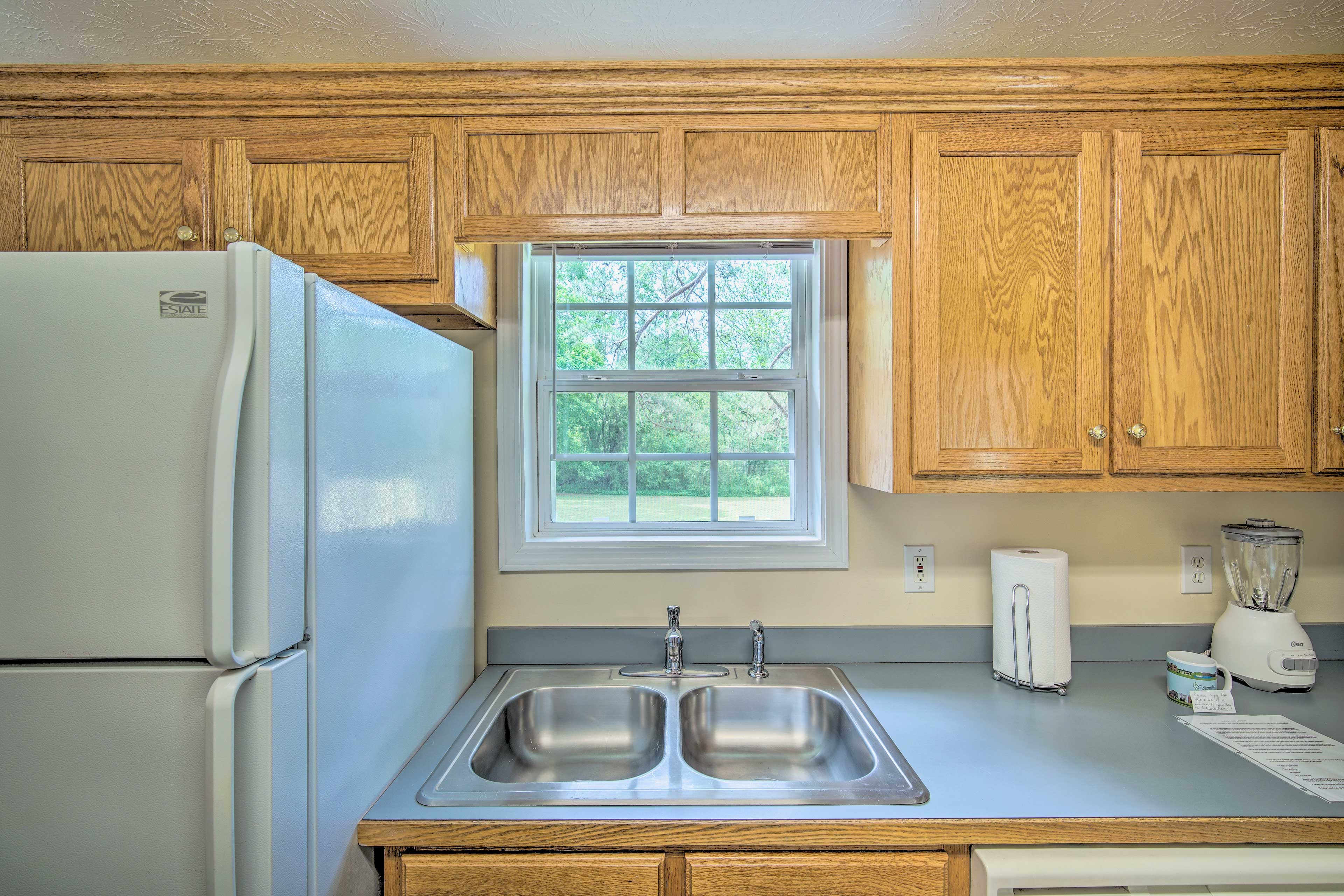Dining Area | Fully Equipped Kitchen