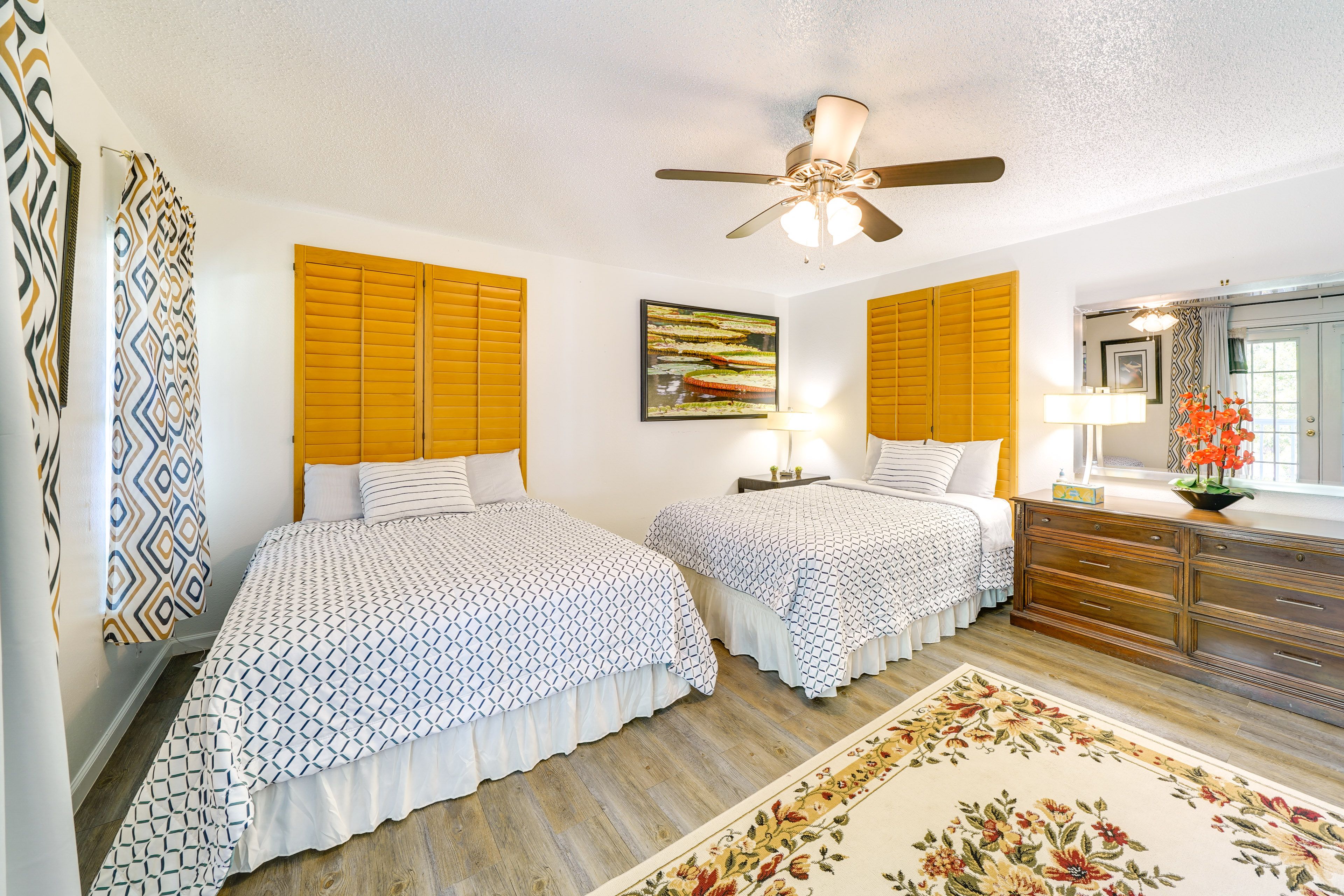 Bedroom 4 | 2nd Floor | 2 Queen Beds | Desk Workspace | Smart TV