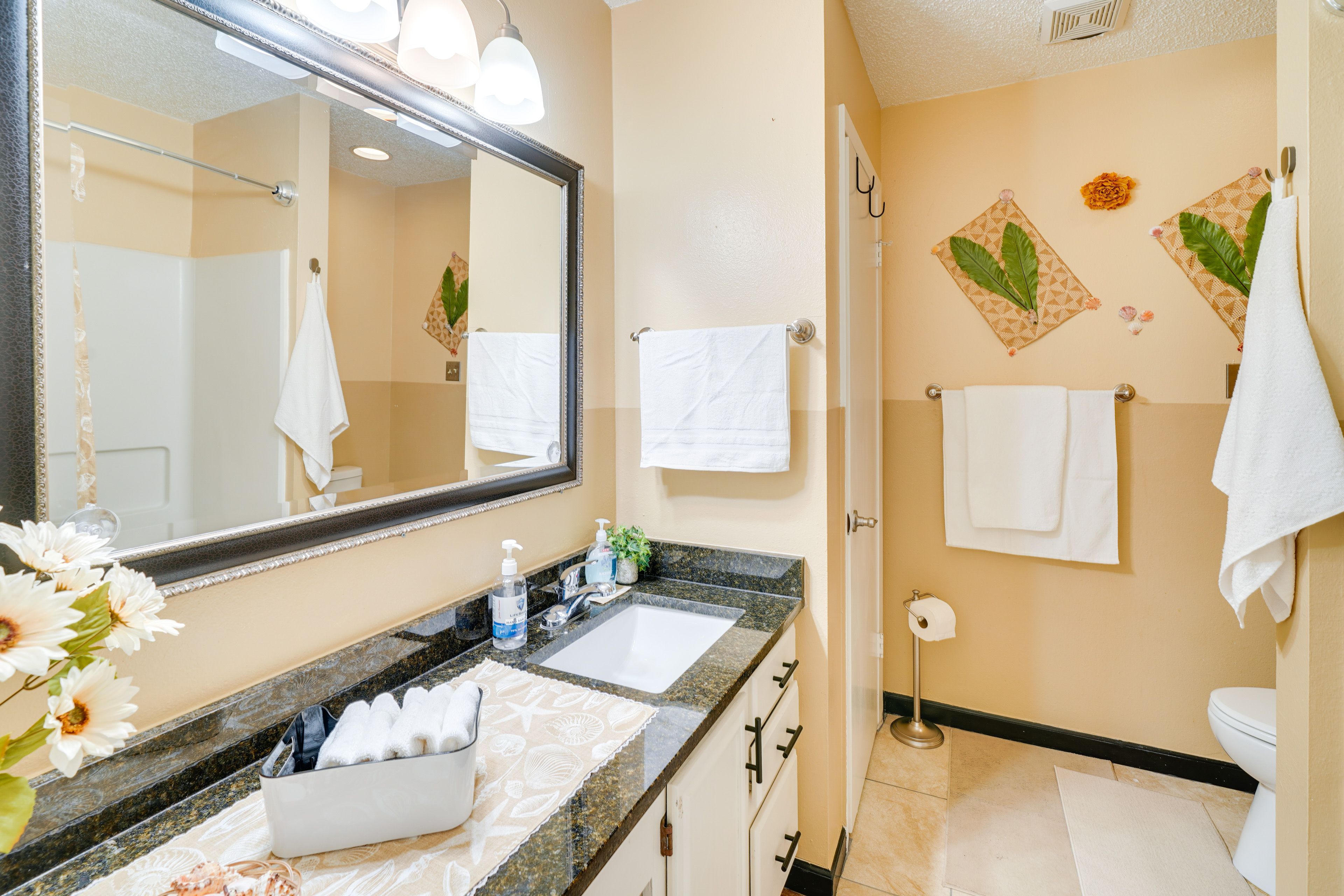 Full Bathroom | 2nd Floor