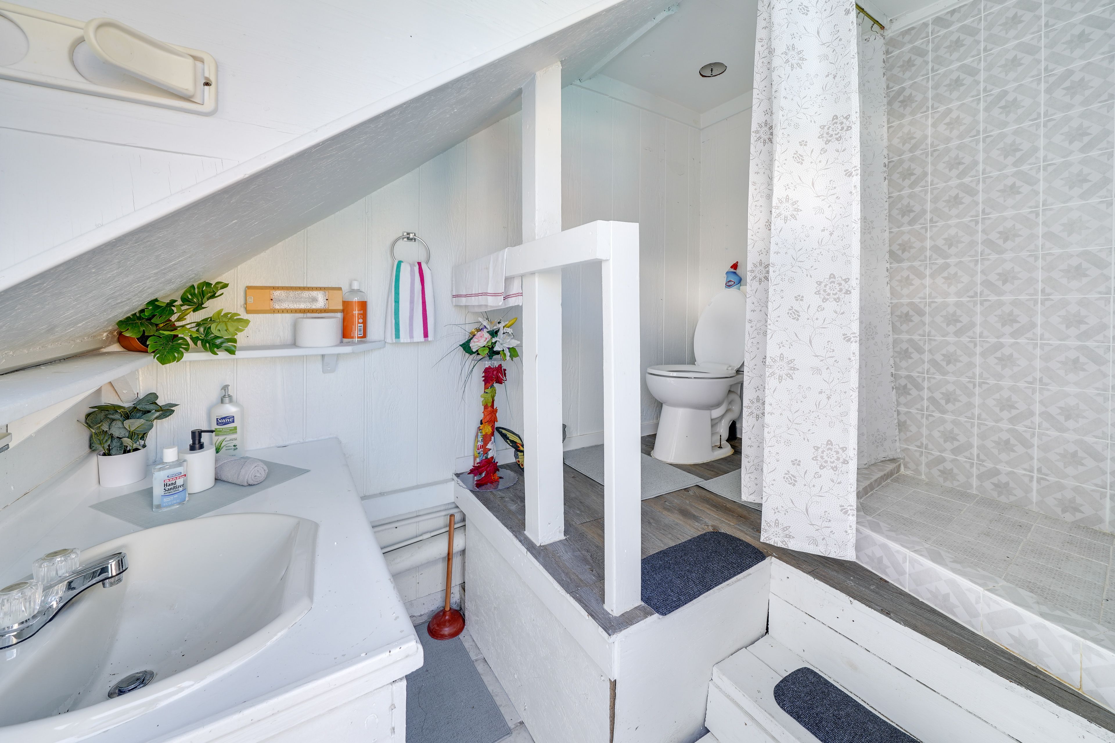 Full Outdoor Bathroom | Access via Pool Area