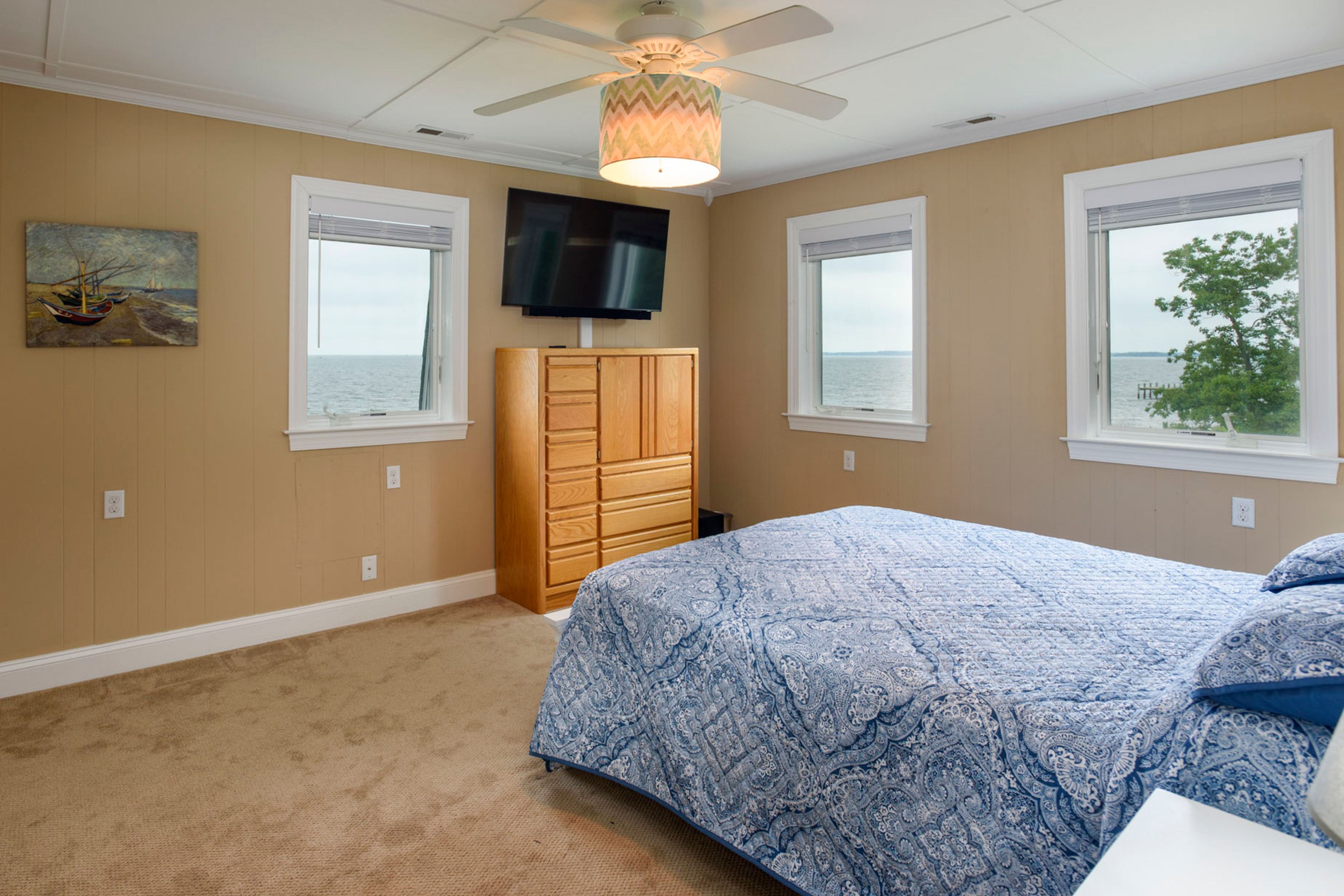Bedroom 2 | Queen Bed
