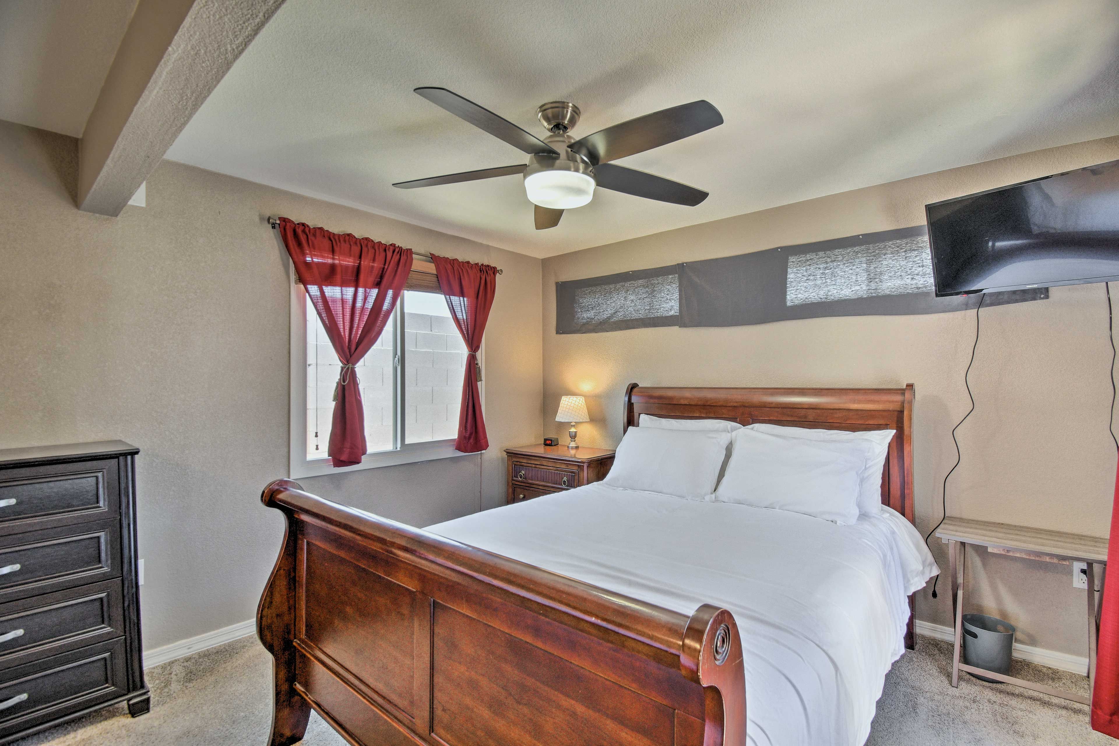 Bedroom 1 | Main Level | Queen Bed | Smart TV