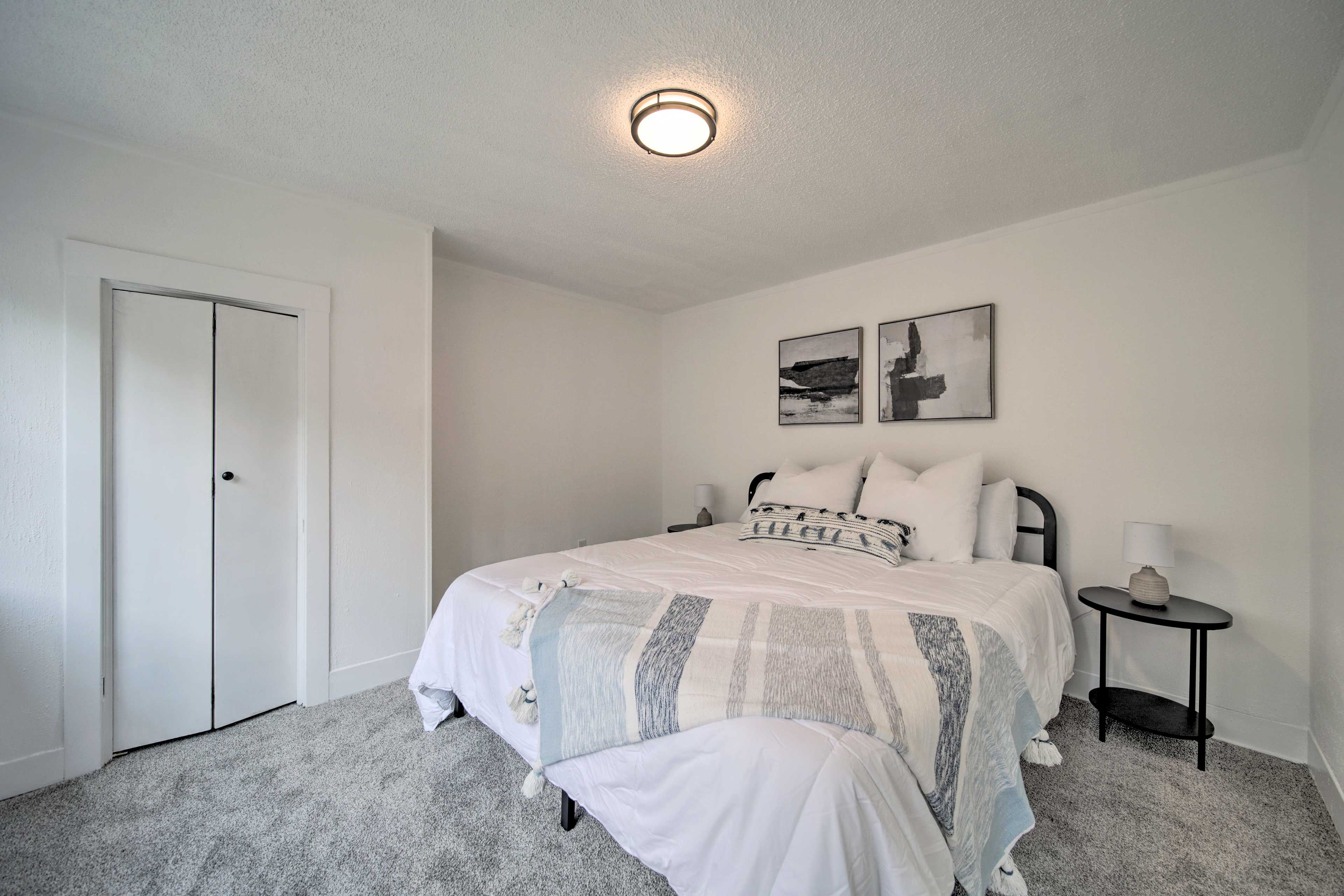 Bedroom 1 | Main Level | King Bed | Linens Provided