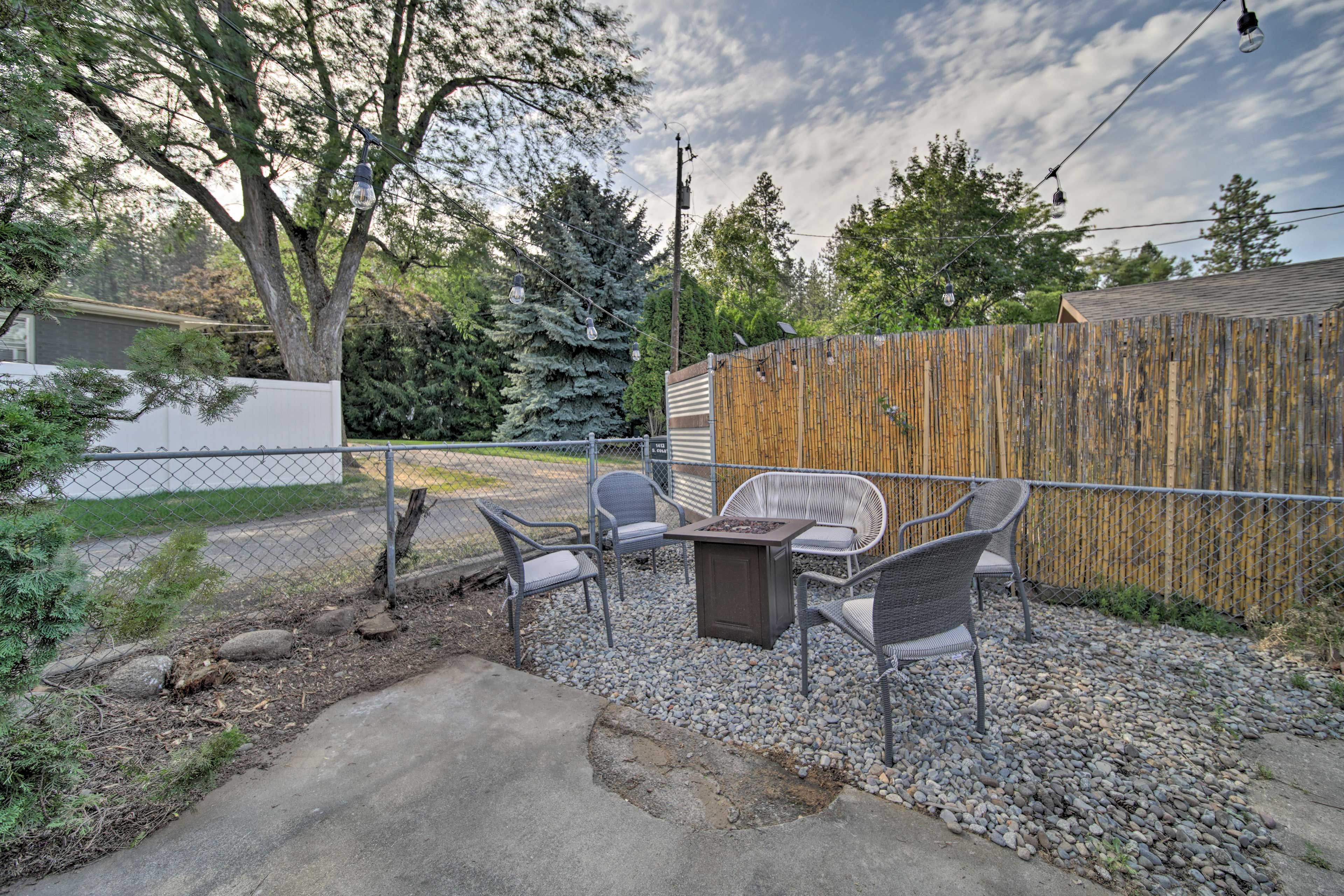 Gas Fire Pit (Propane Provided)