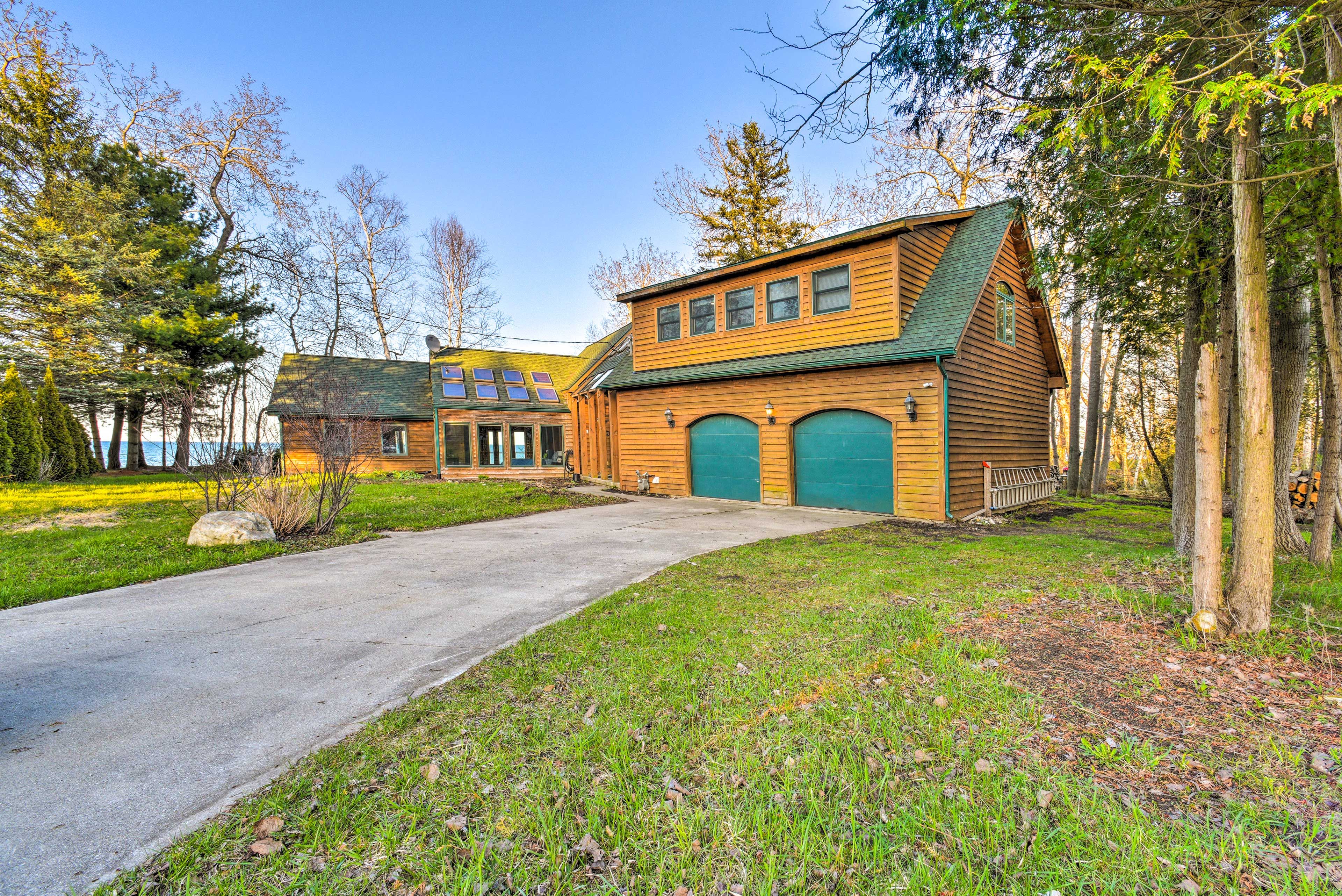 Parking | Driveway (4 Vehicles)