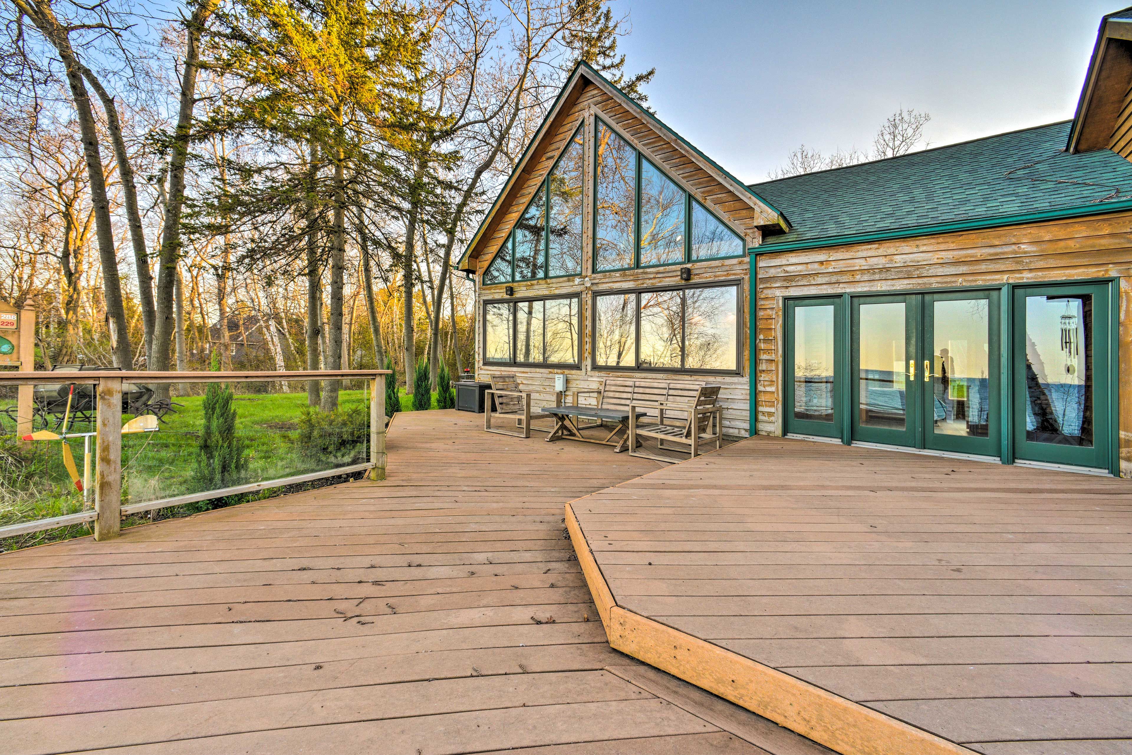 Private Deck | Outdoor Seating