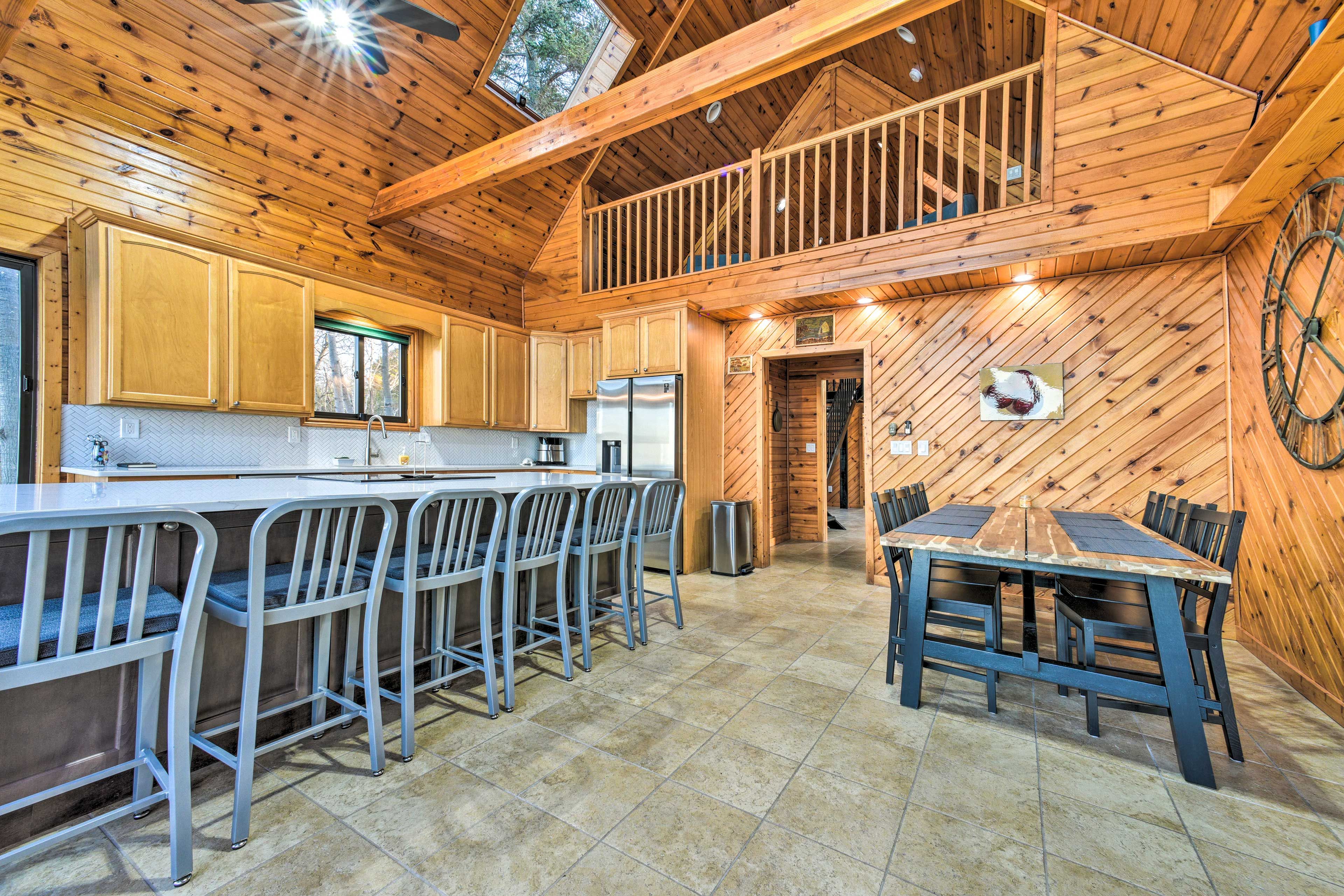 Kitchen | Breakfast Bar