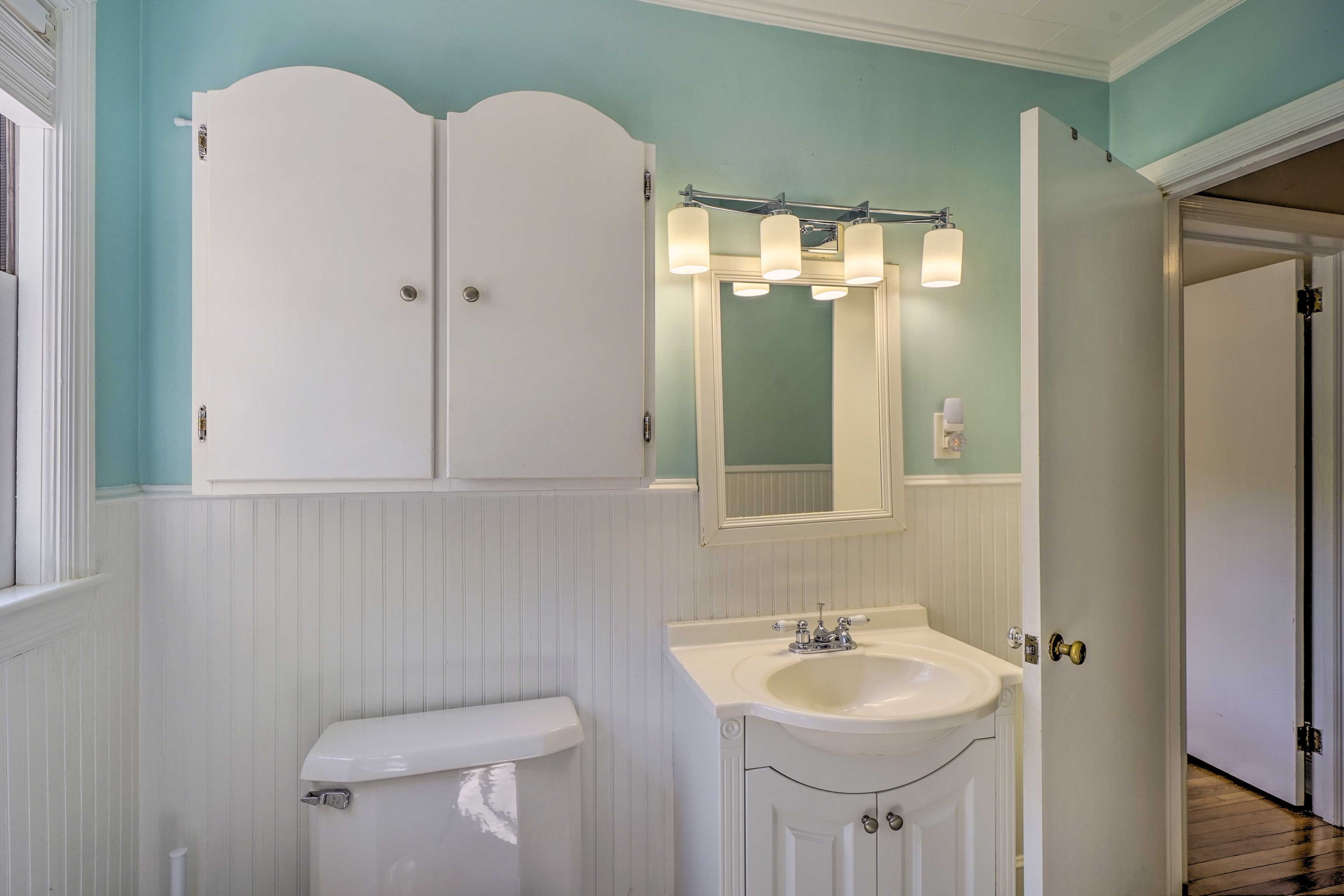 Full Bathroom