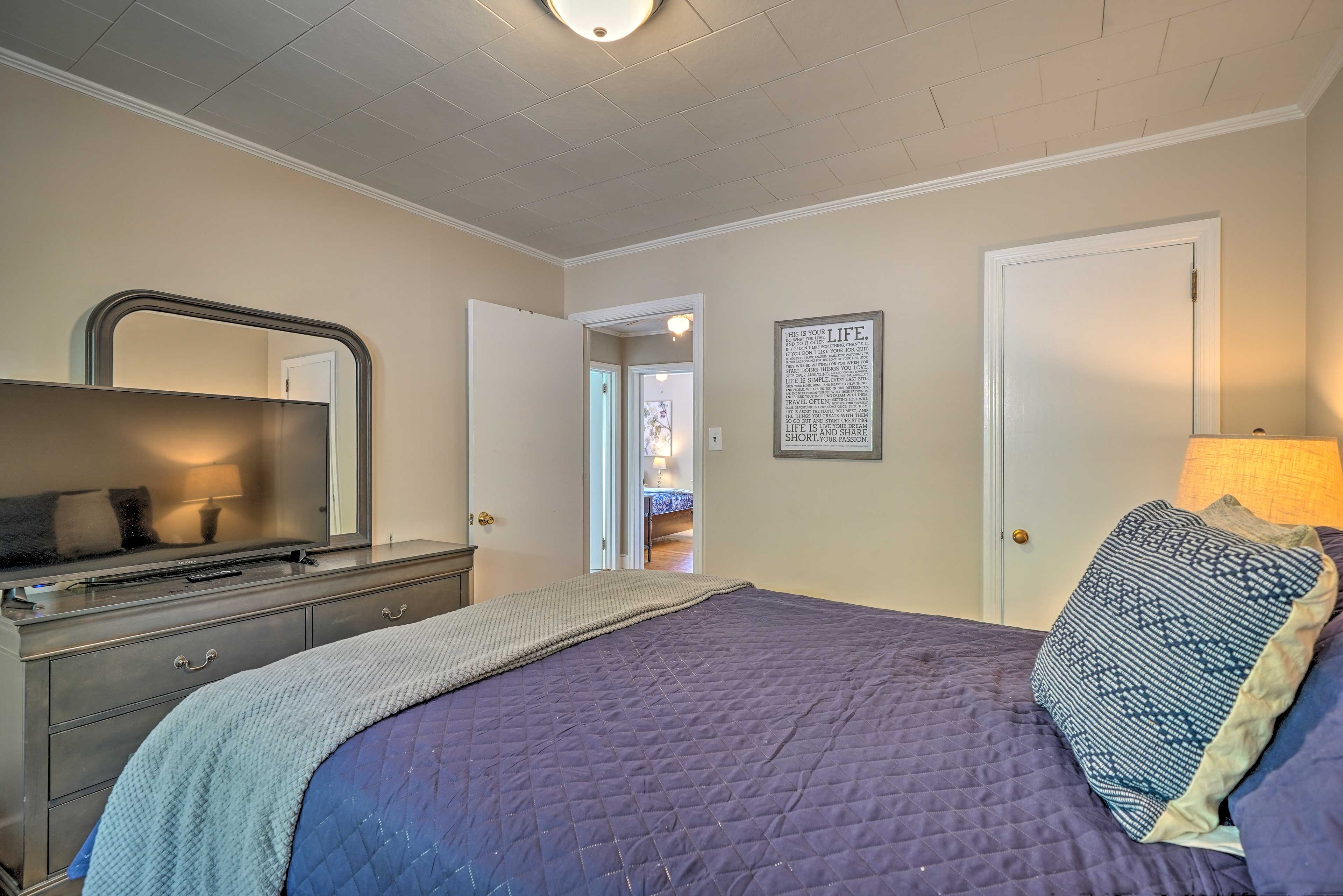 Bedroom 1 | Smart TV