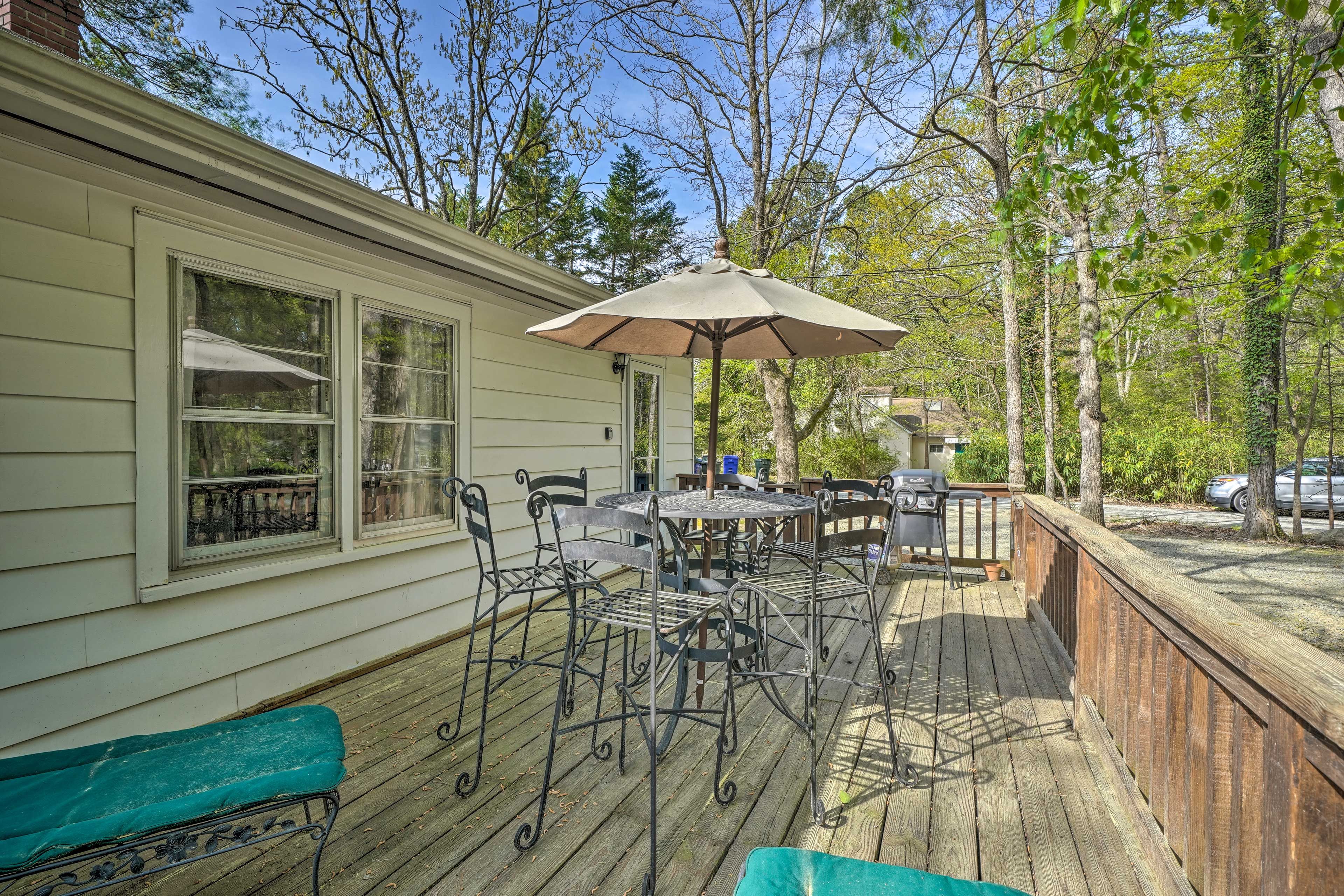House Exterior | Furnished Deck | Gas Grill