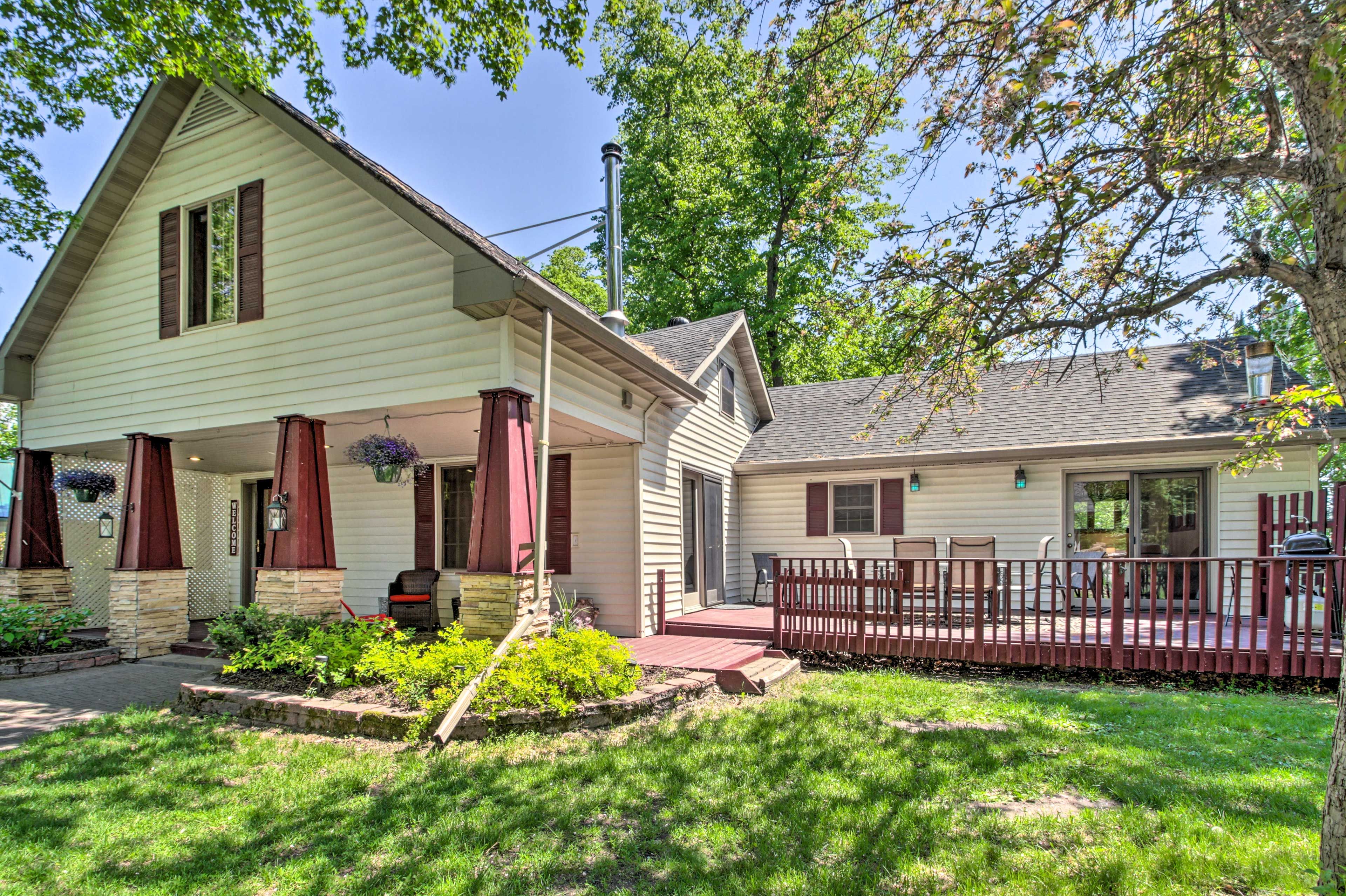 Parking | Garage (2 Vehicles) | Driveway (2 Vehicles) | Back Garage (4 Vehicles)
