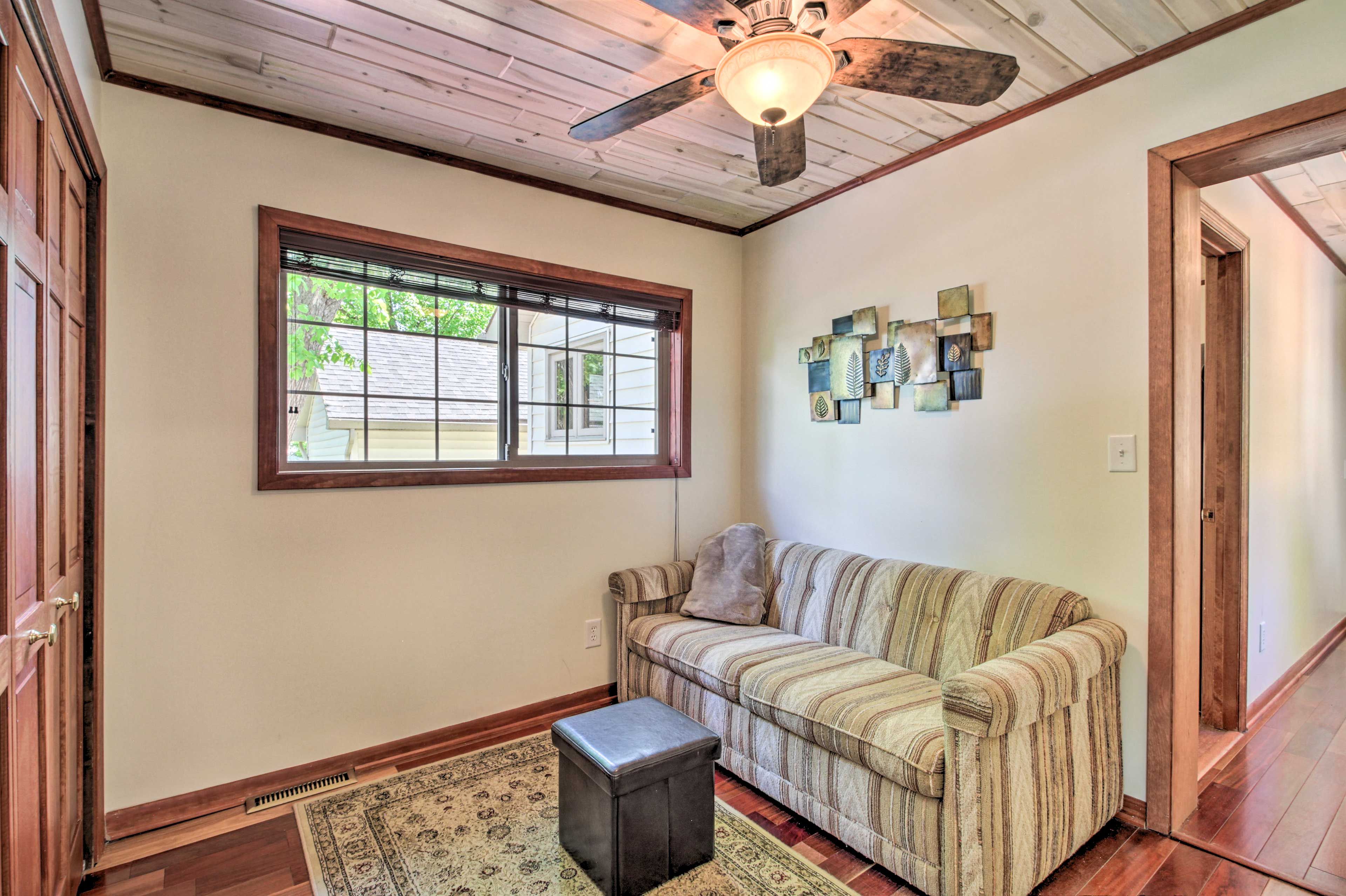 Office | Sleeper Sofa | 1st Floor