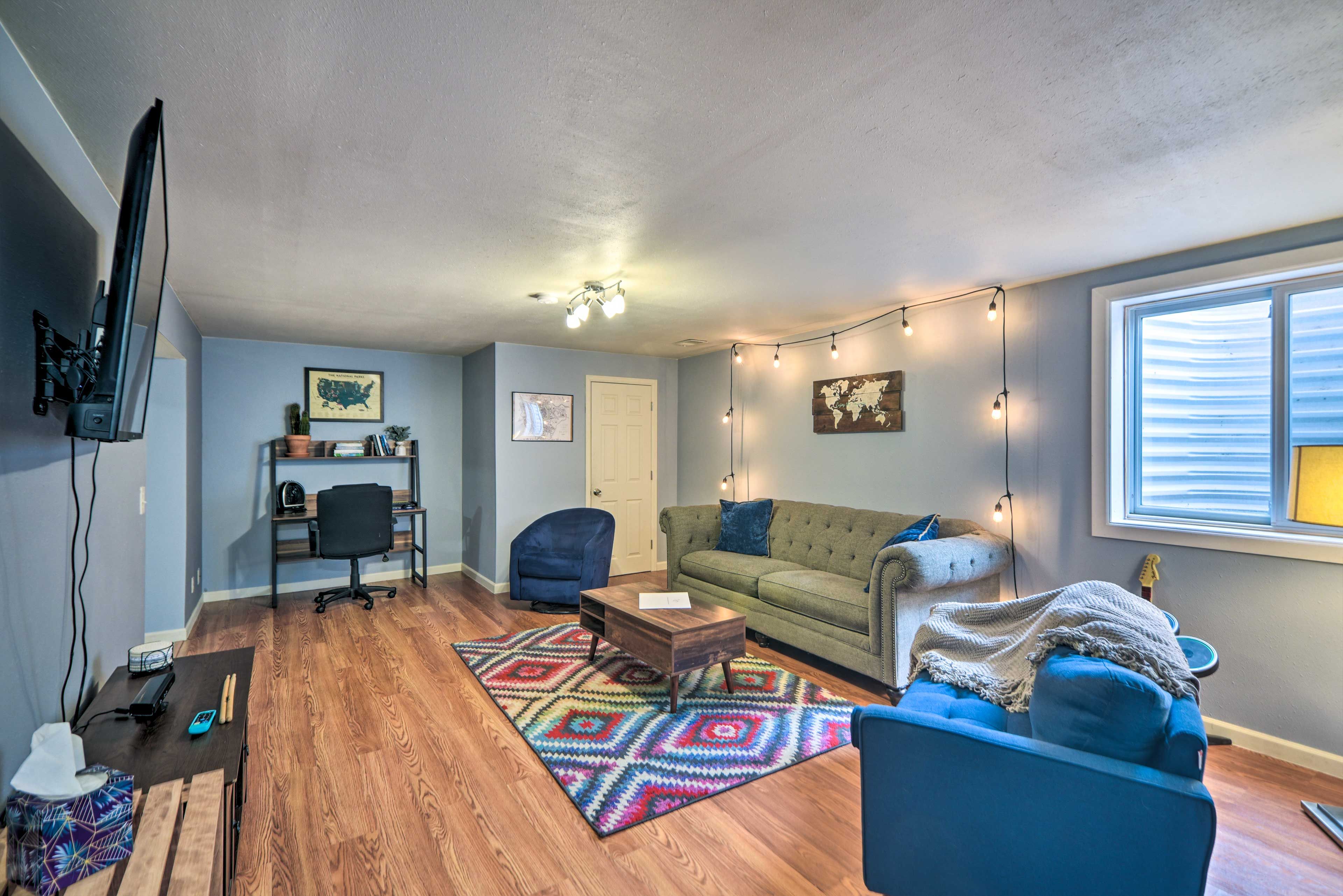 Living Room | Laptop Friendly