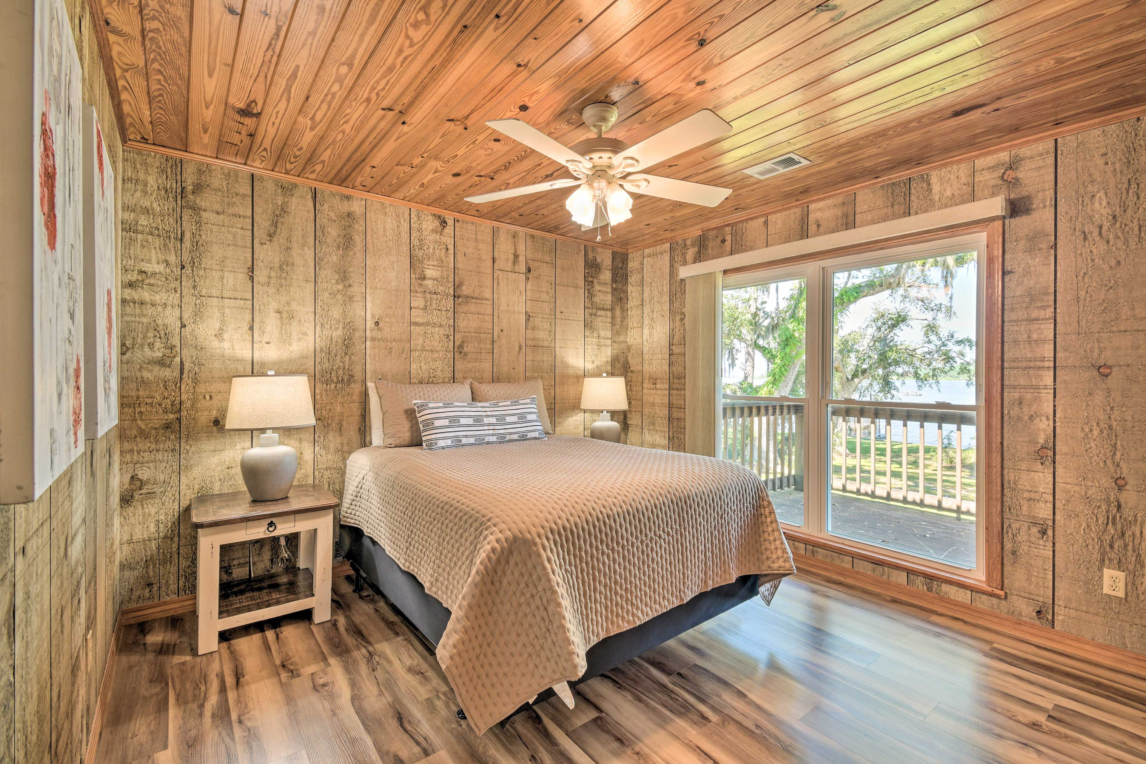 Bedroom 2 | Queen Bed