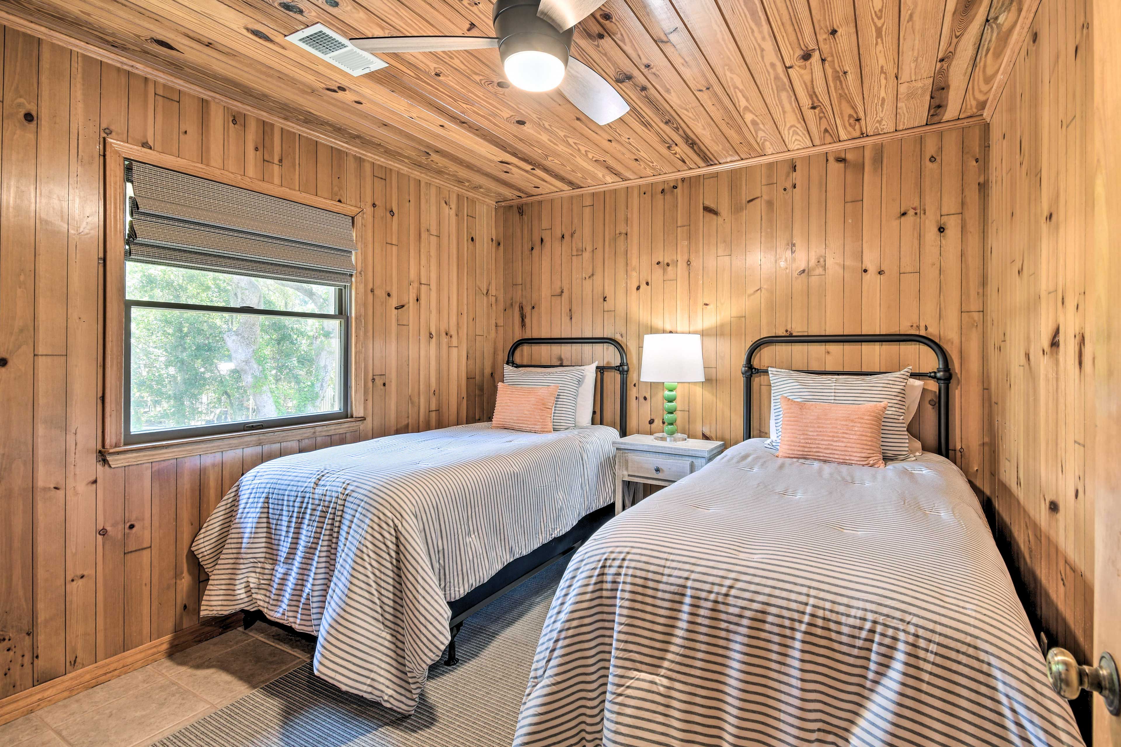 Bedroom 3 | 2 Twin Beds