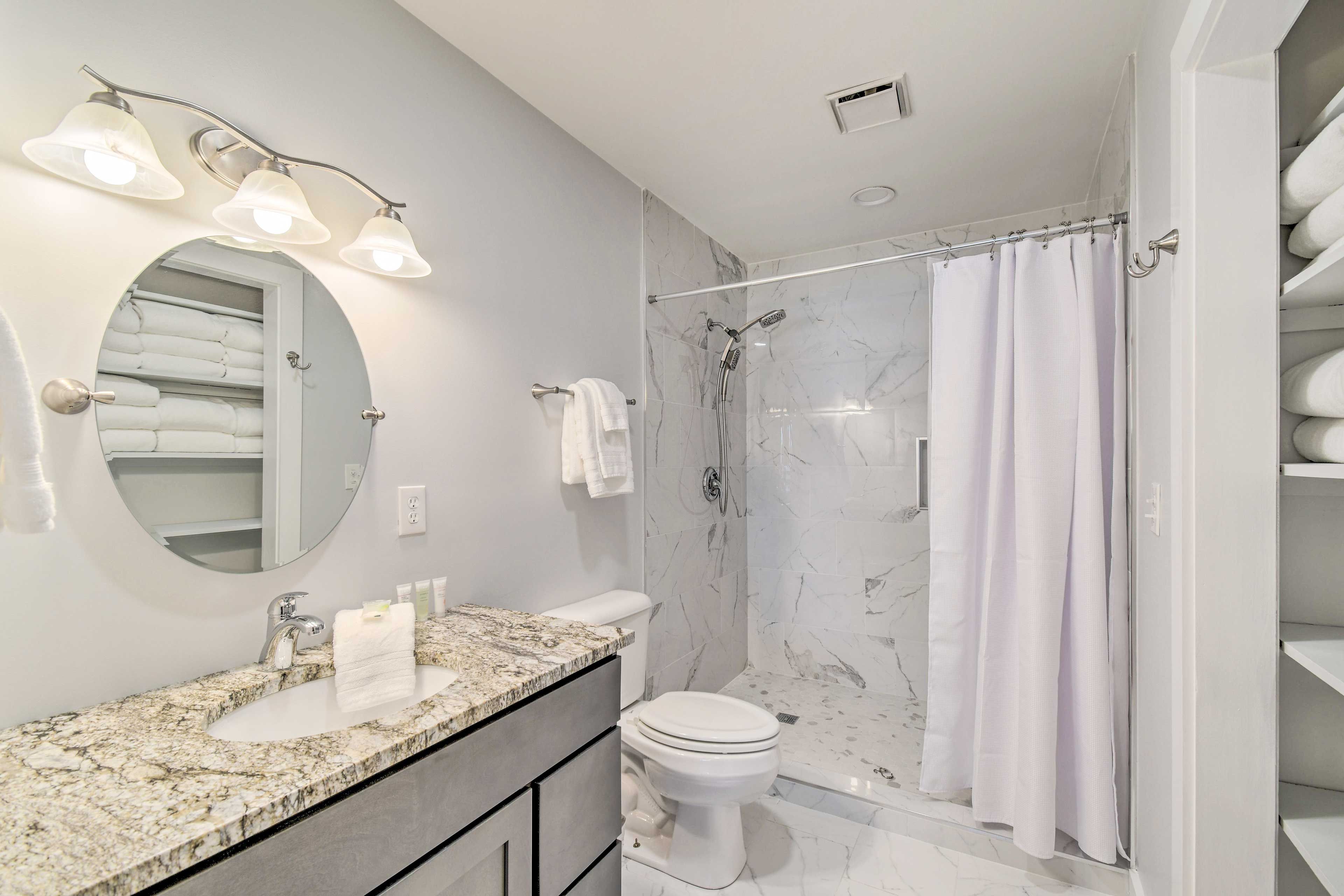 En-Suite Bathroom | Complimentary Toiletries