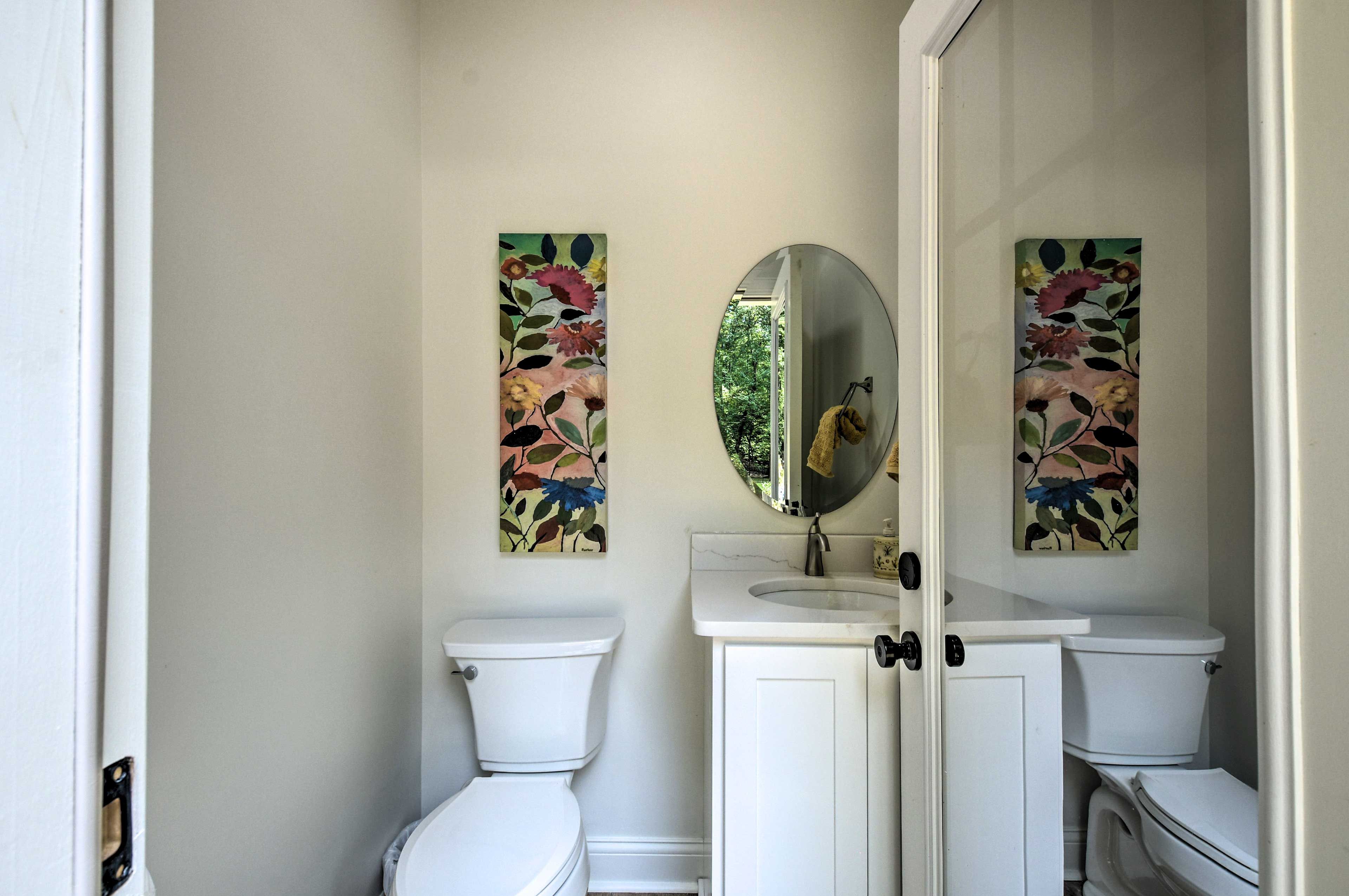 Half Bath | Towels Provided