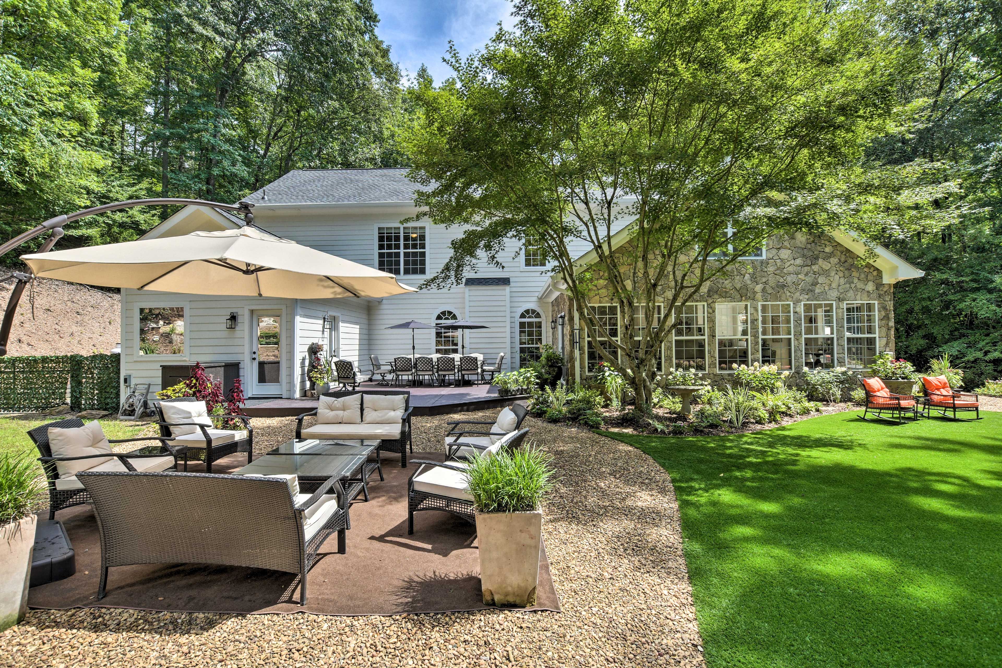 Exterior | Private Yard | 3 Acres