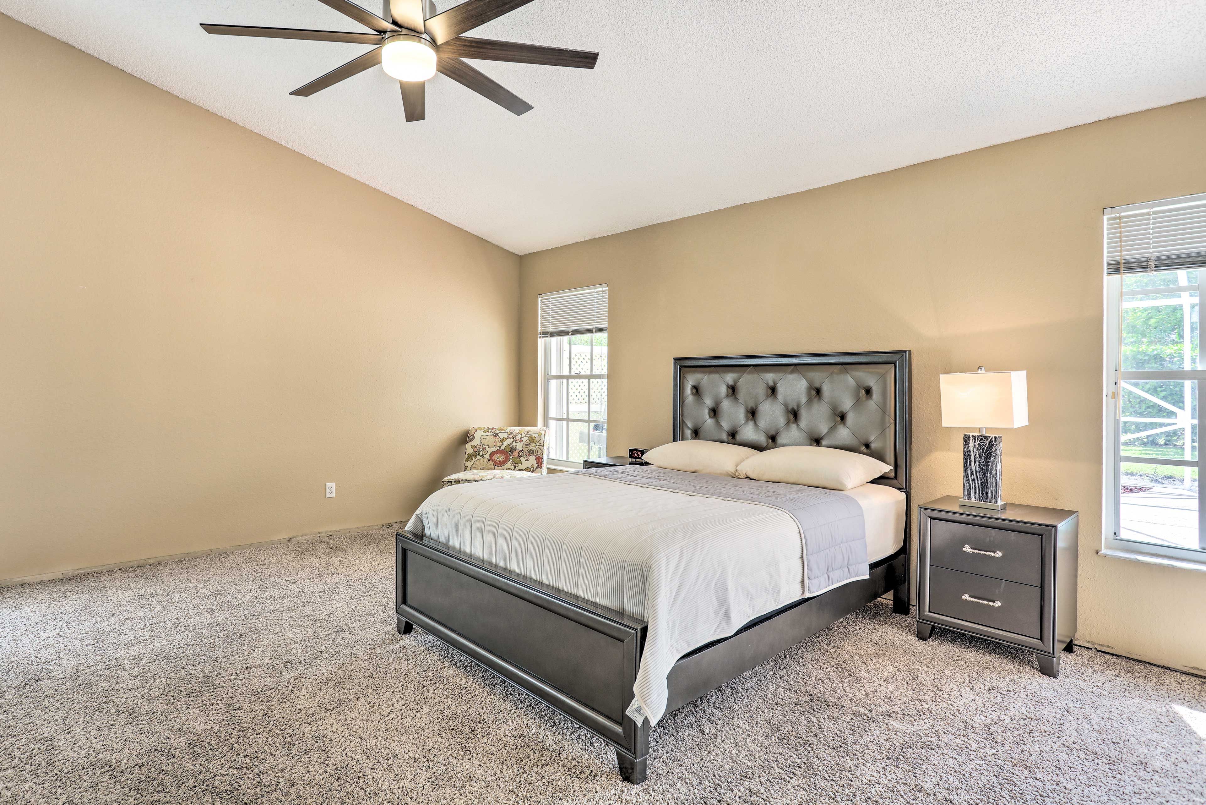 Bedroom 1 | Queen Bed