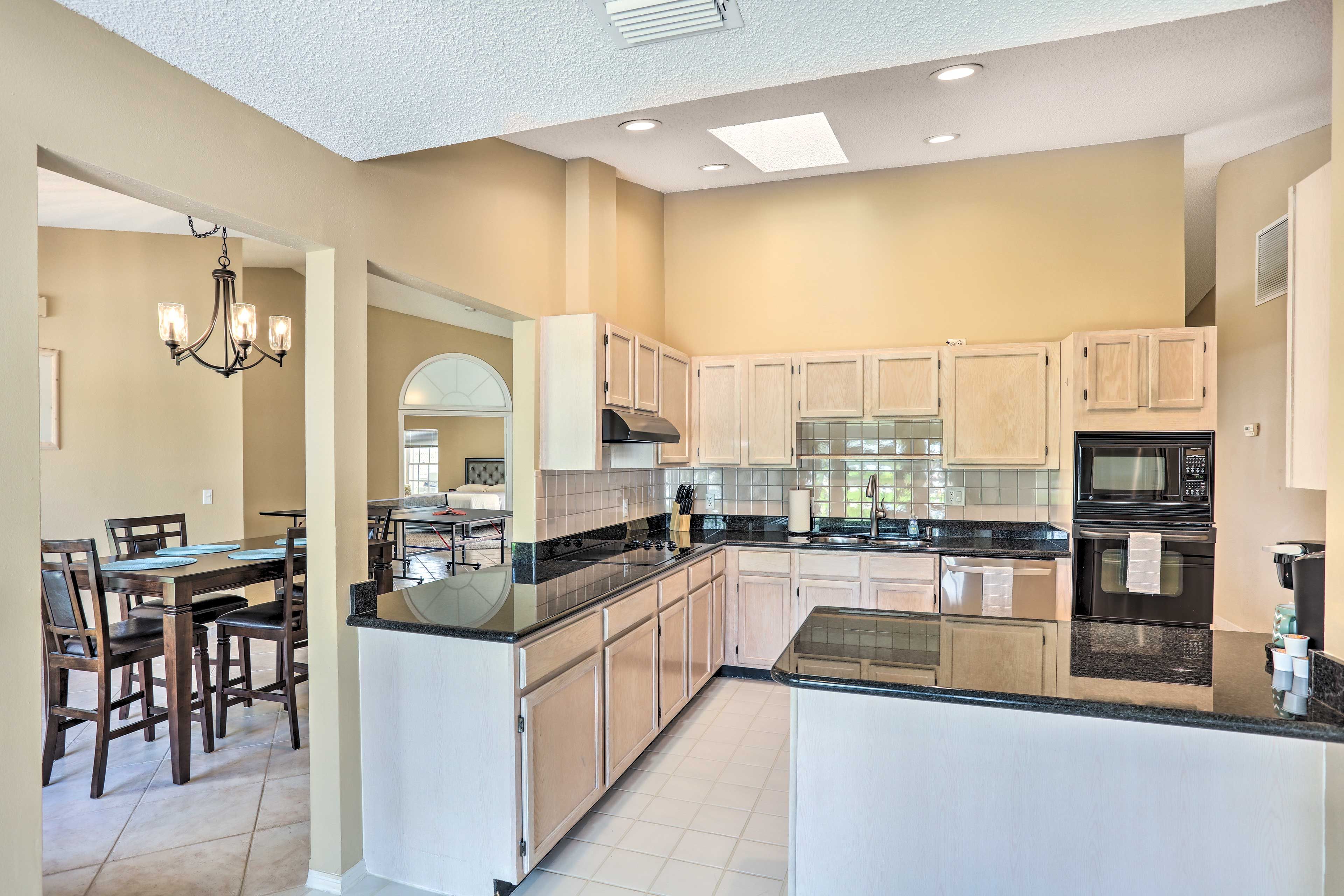 Kitchen | Pots & Pans | Cooking Utensils | Toaster | Spices | Blender