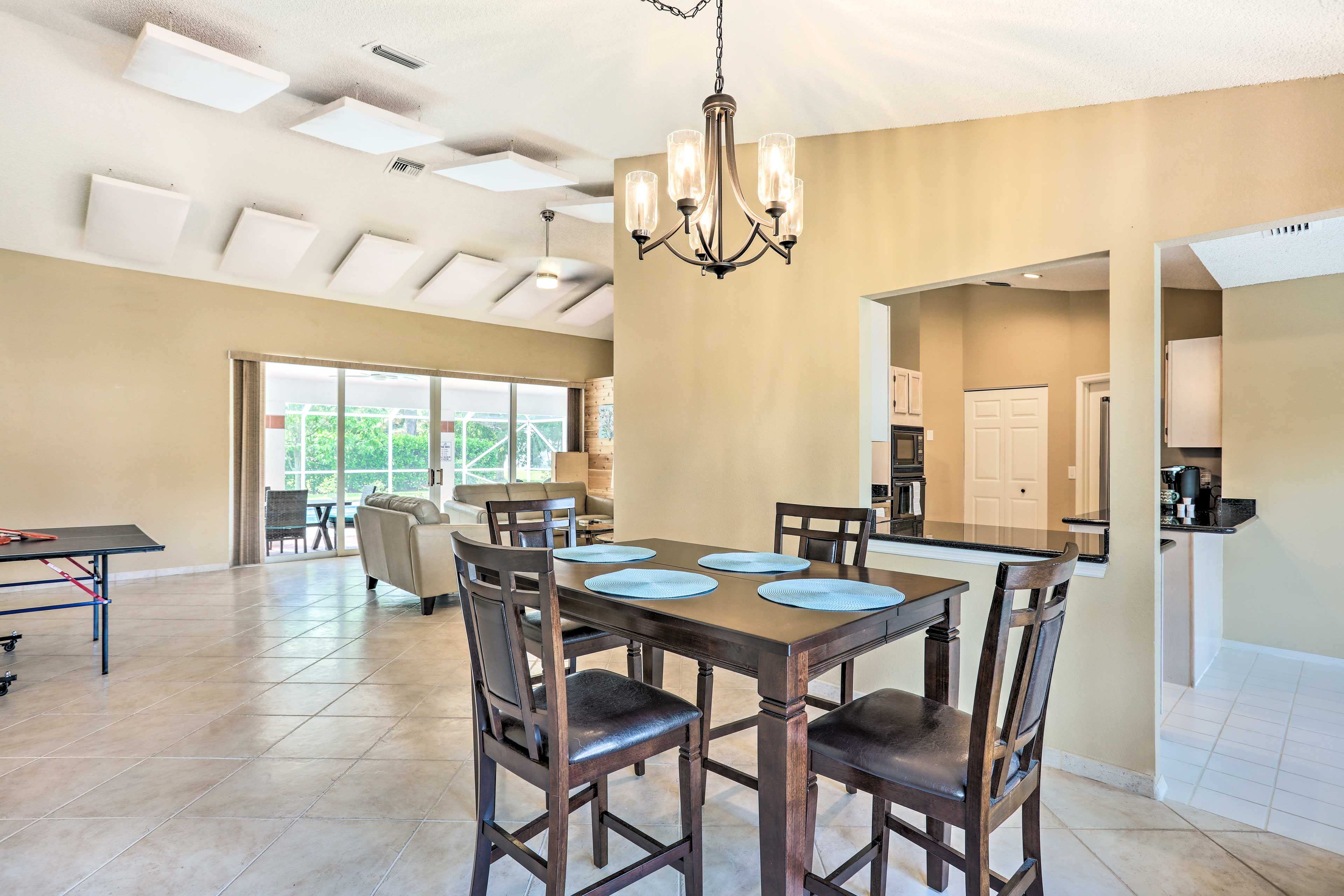 Dining Area | Dishware & Flatware | Towels & Linens Provided