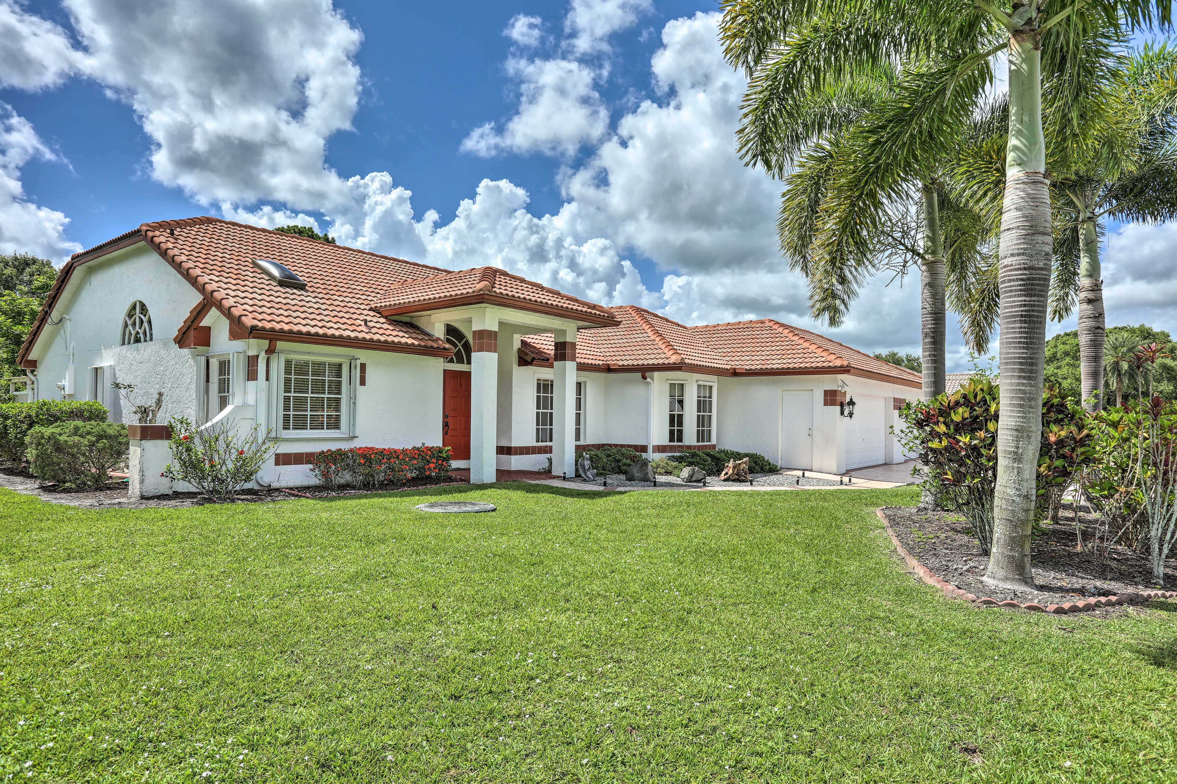Property Exterior | Ring Doorbell & 2 Exterior Security Cameras | Free WiFi