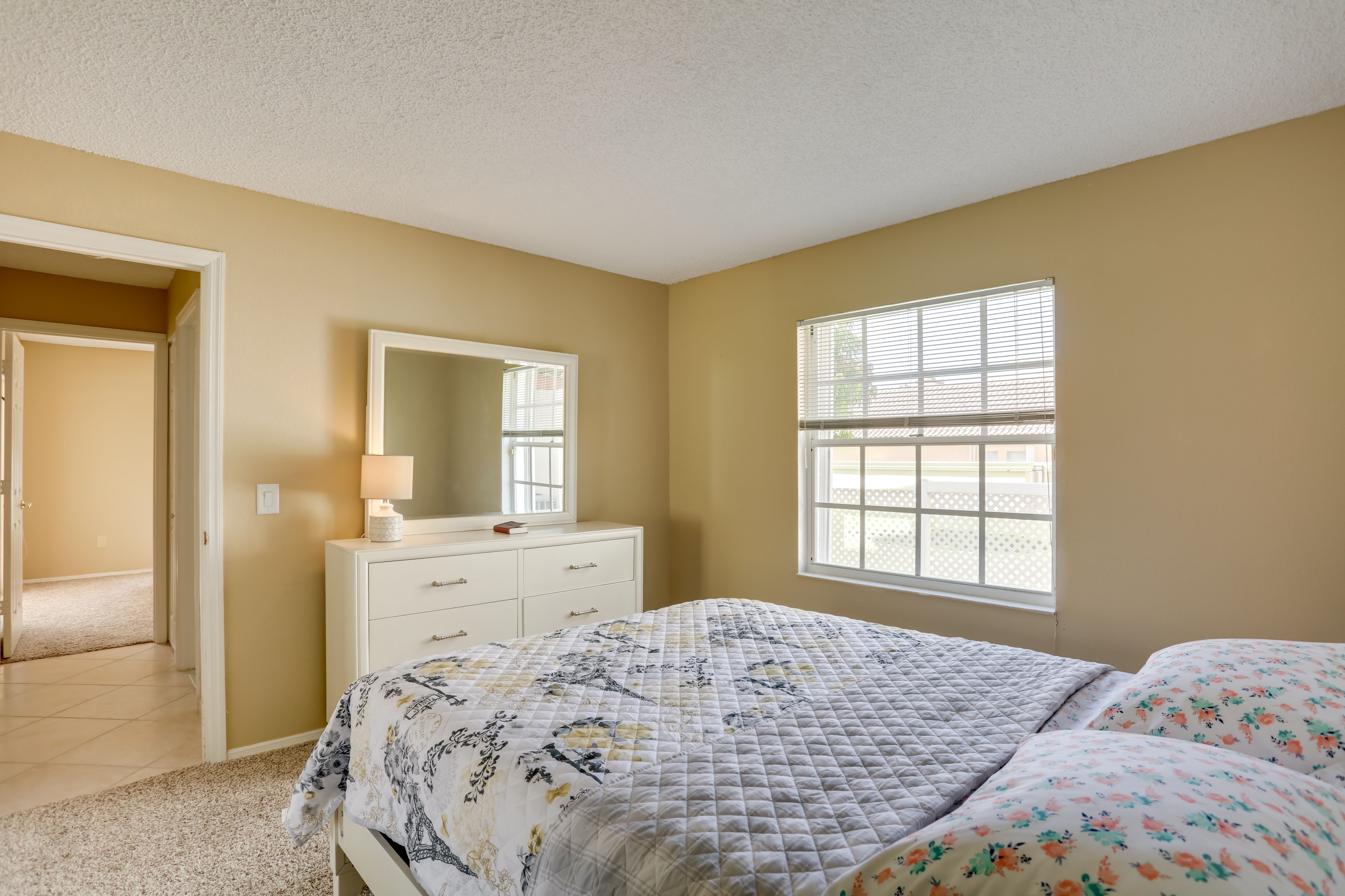 Bedroom 2 | Queen Bed